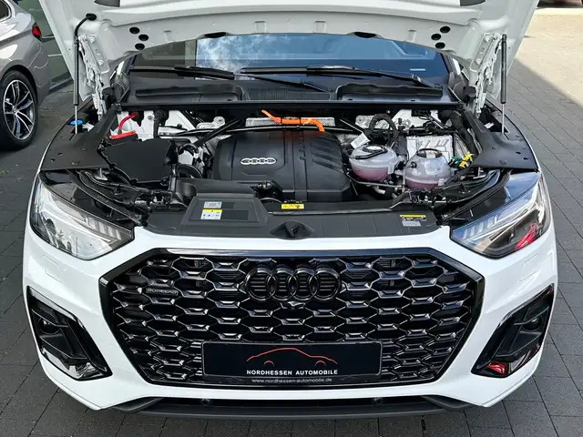 Audi Q5 view 6