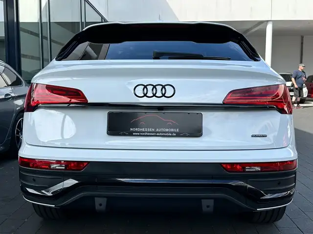 Audi Q5 view 7