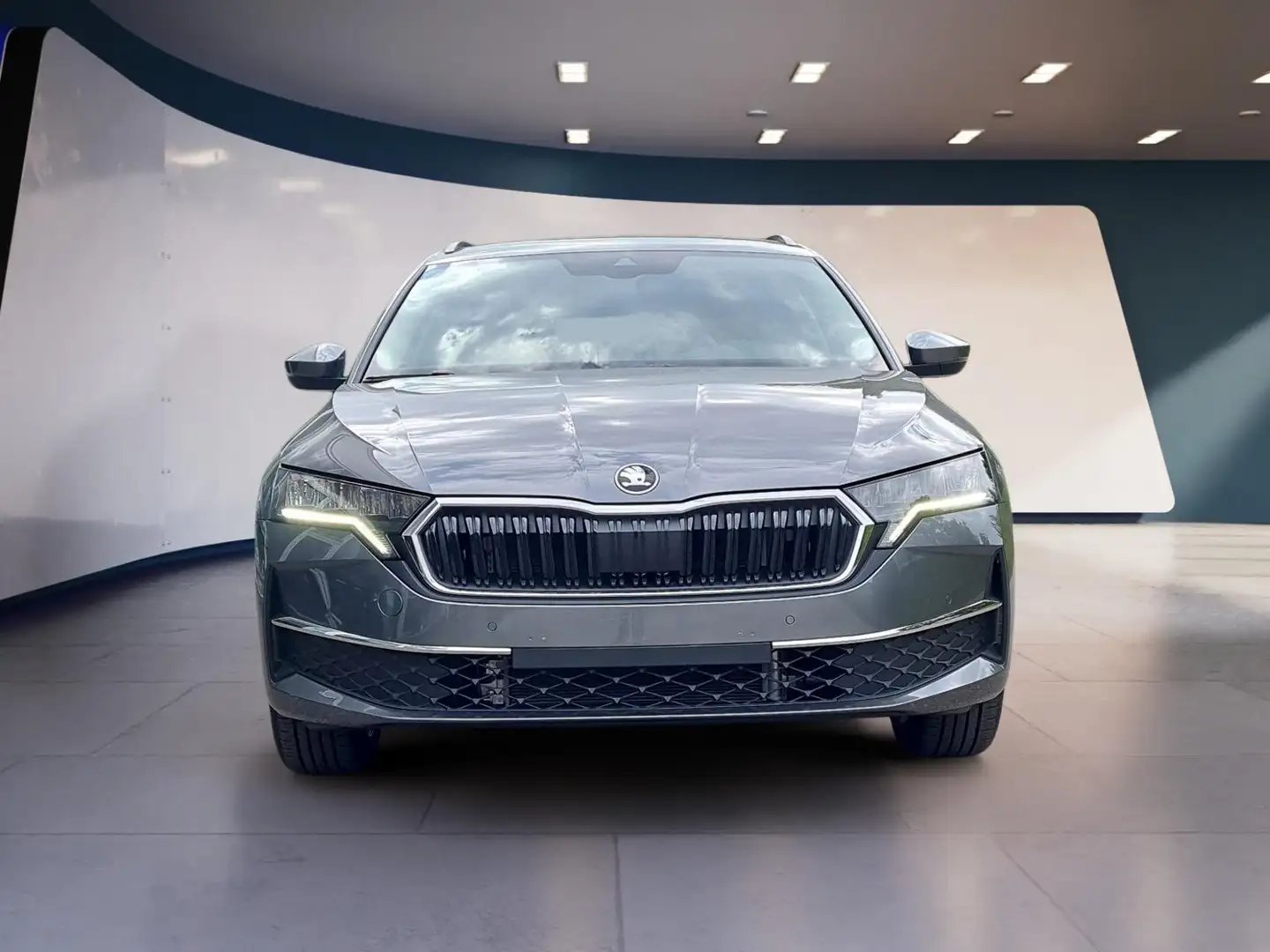 Skoda Octavia Combi 1.5 TSI mHEV 110 kW Selection DSG LED beh... Grau - 2