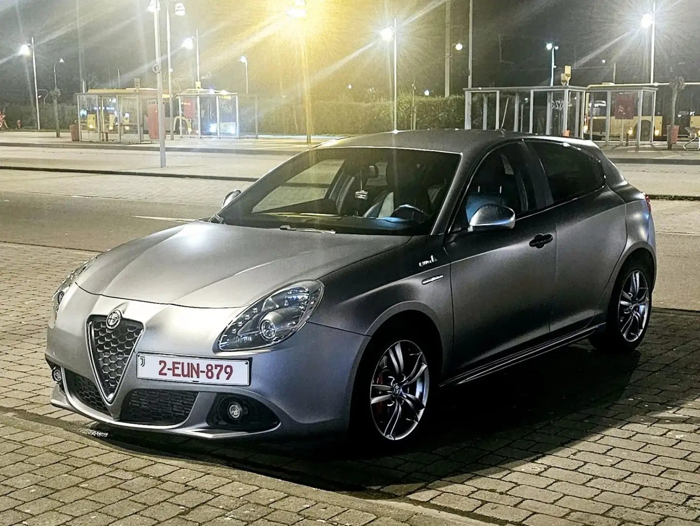 Alfa Romeo Giulietta 1.6 JTDm Distinctive Gris - 2