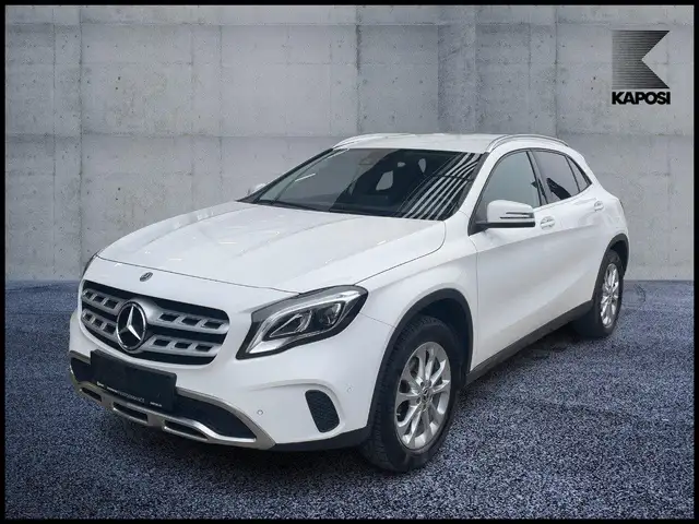 Mercedes-Benz GLA 200 d Austria Edition Urban KeyLess PDC SHZ