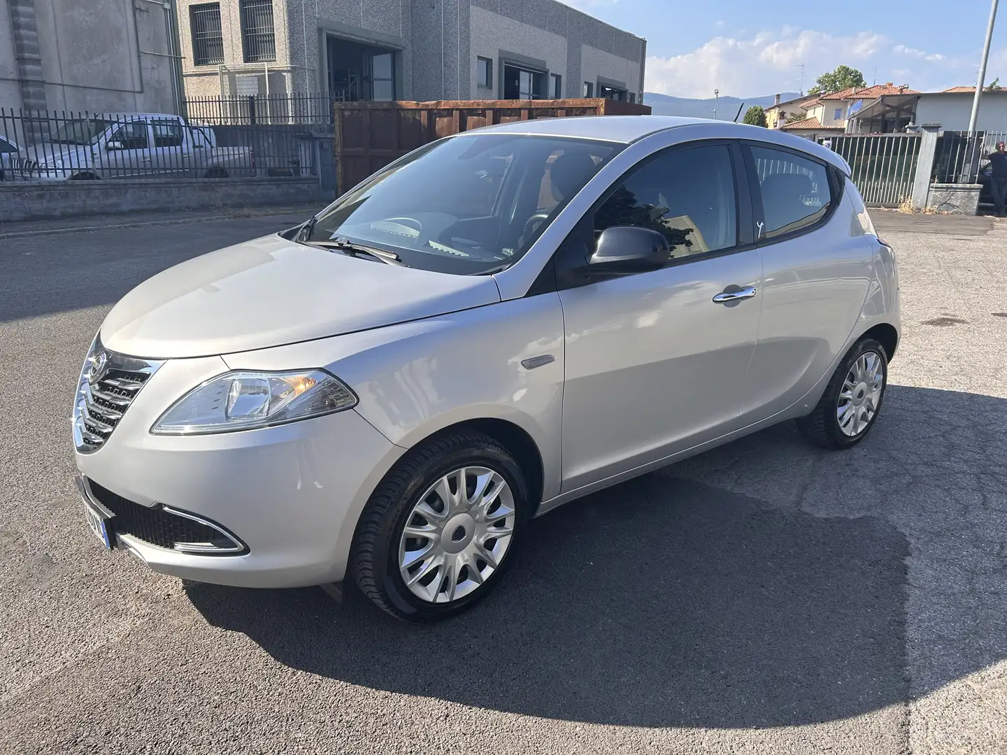 Lancia Ypsilon 1.2 8v Gold 69cv - 1