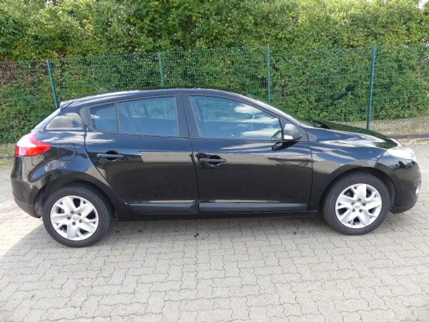 Renault Megane III Lim. 5-trg. Tomtom Edition/ Klima Schwarz - 2