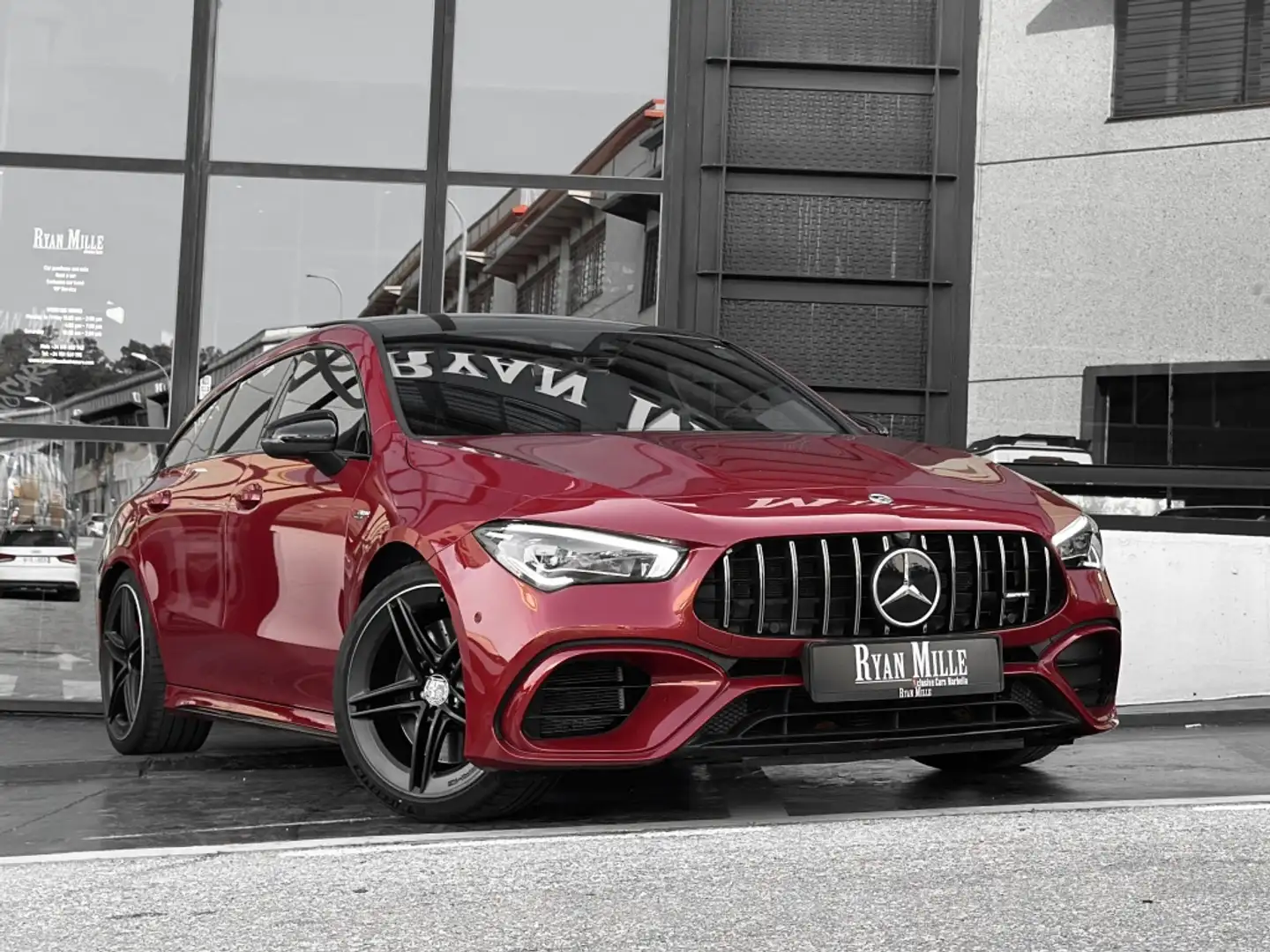 Mercedes-Benz CLA 45 AMG Shooting Brake S 4Matic+ 8G-DCT Červená - 1