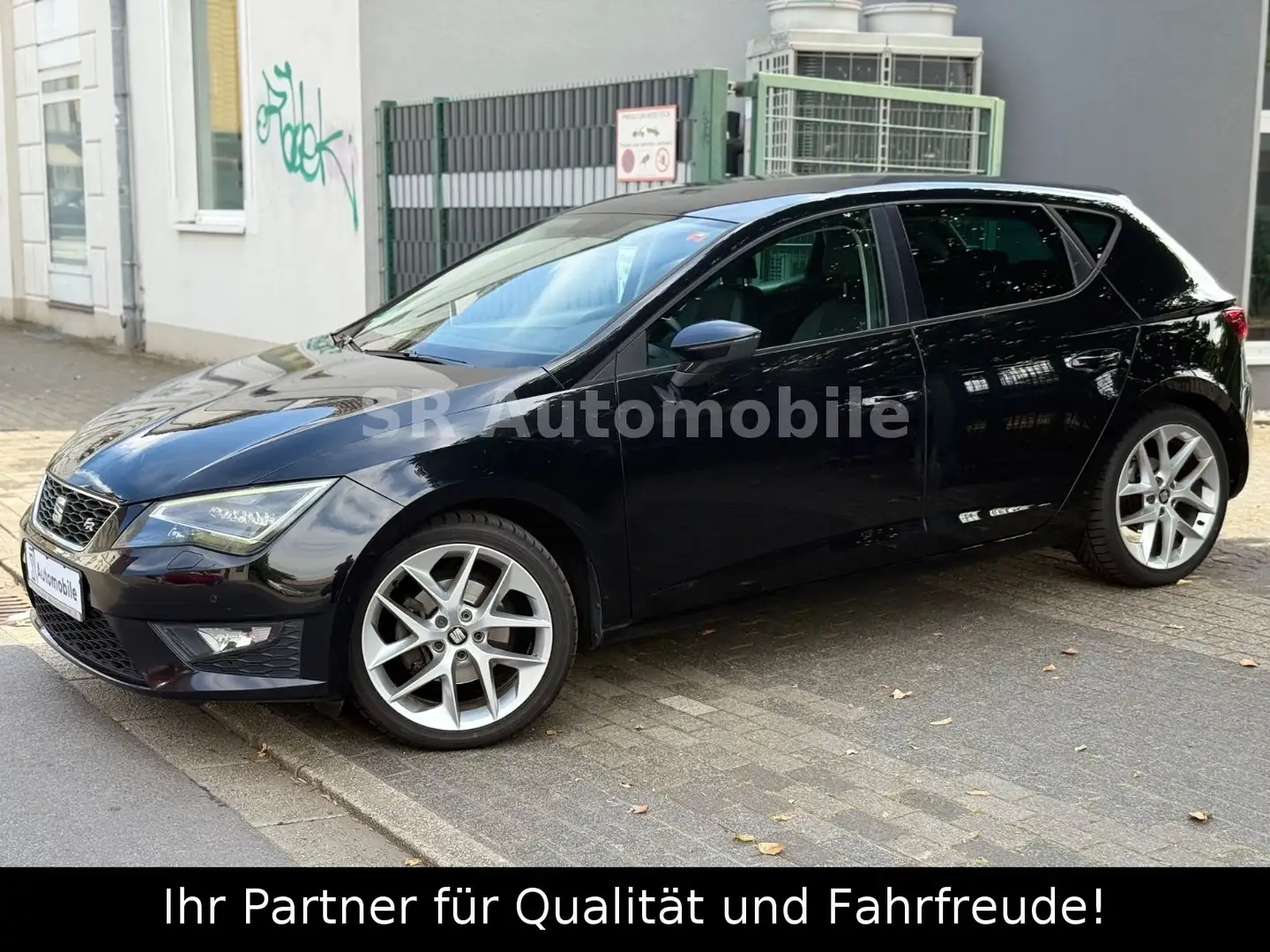 SEAT Leon FR 2.HAND*KLIMA*LED*SHZ*TEMPOMAT* Schwarz - 1