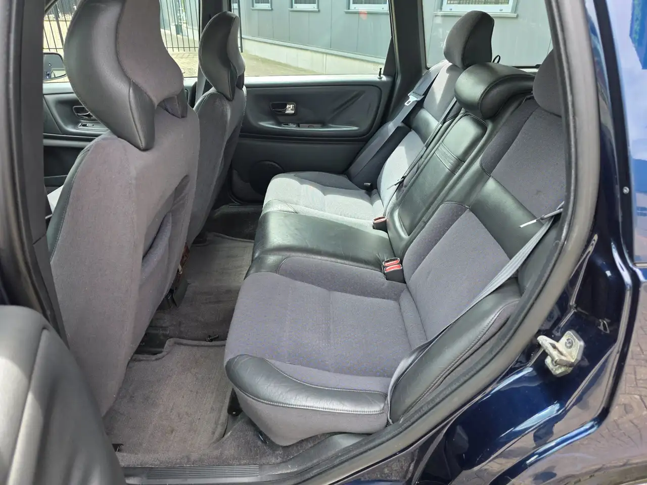 Volvo V70 2.5 T Comfort Luxury, netto € 5.780 4ever bijtel v, foto 12