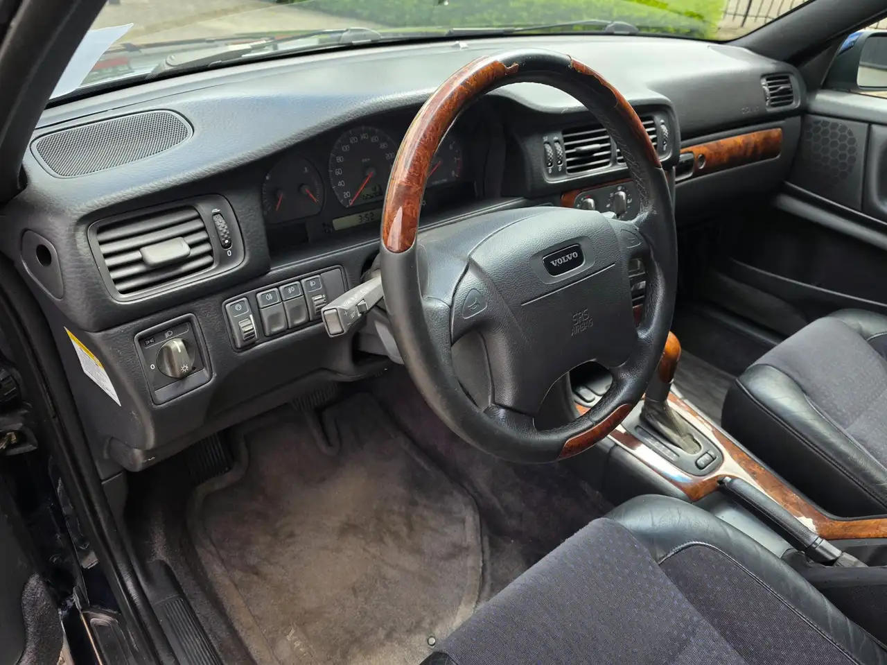 Volvo V70 2.5 T Comfort Luxury, netto € 5.780 4ever bijtel v, foto 5