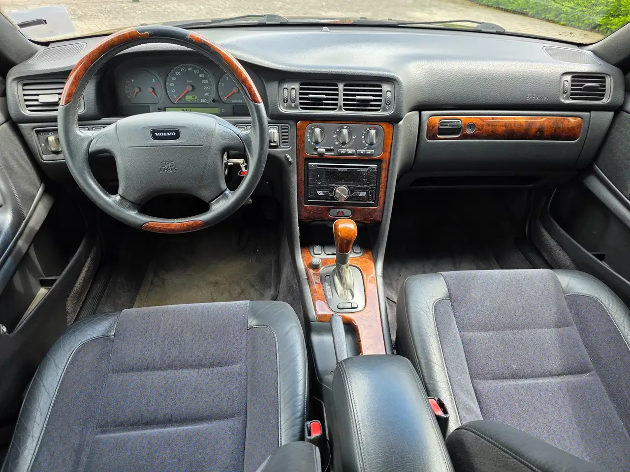 Volvo V70 2.5 T Comfort Luxury, netto € 5.780 4ever bijtel v, foto 4