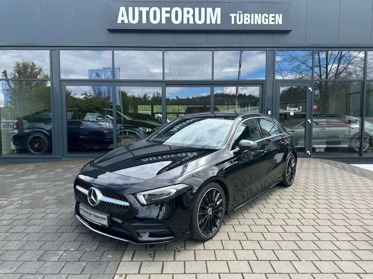 Mercedes-Benz A 250 4MATIC AMG*KAMERA*PANO*SPUR*SH*TEMPO*19" Noir - 1