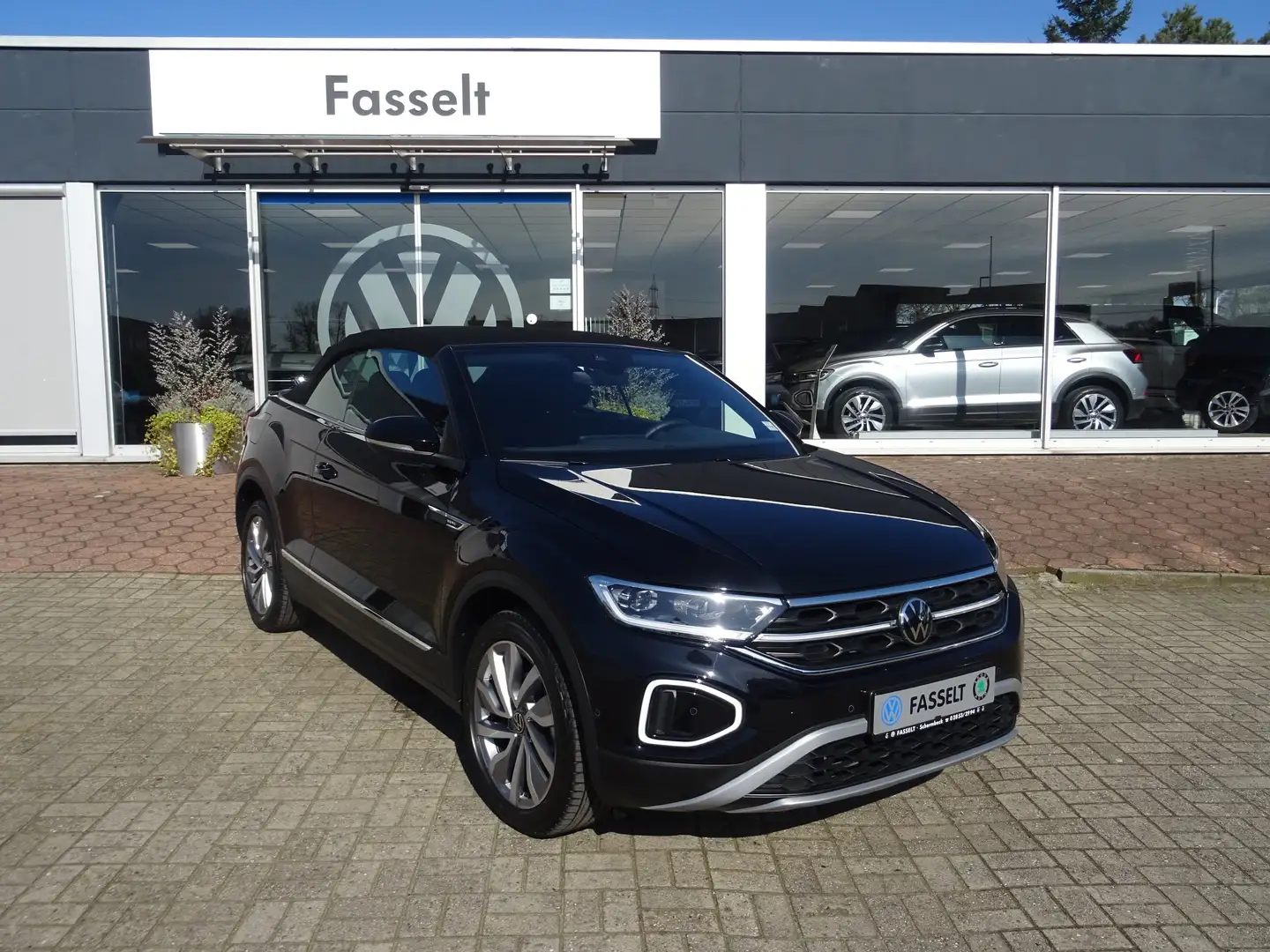 Volkswagen T-Roc 1.5 TSI OPF DSG Move 18 Zoll,Kamera,AHK,Matrix,Nav Schwarz - 1