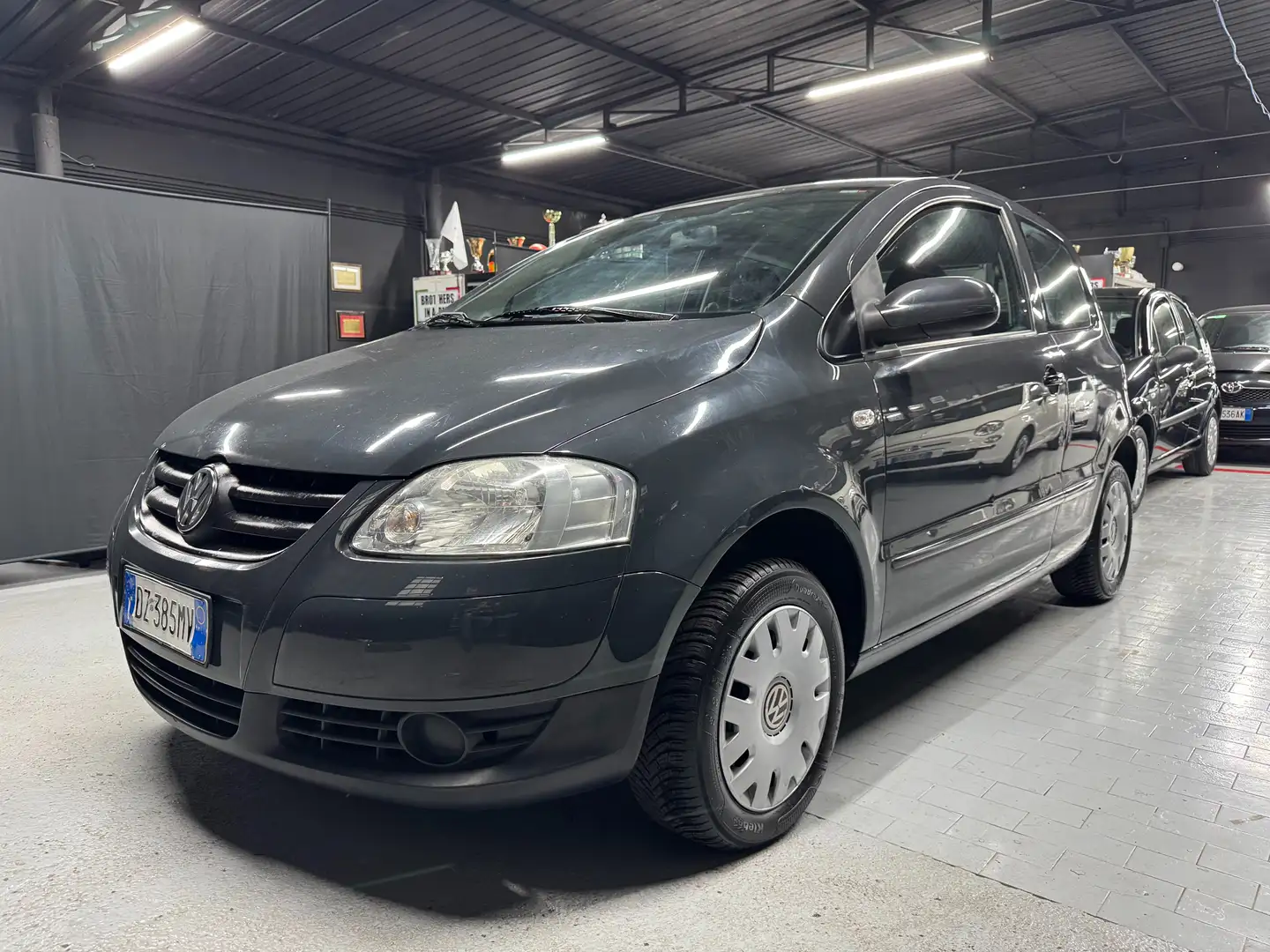 Volkswagen Fox 1.2 Easy GPL CarPlay Neopatentati Grigio - 2