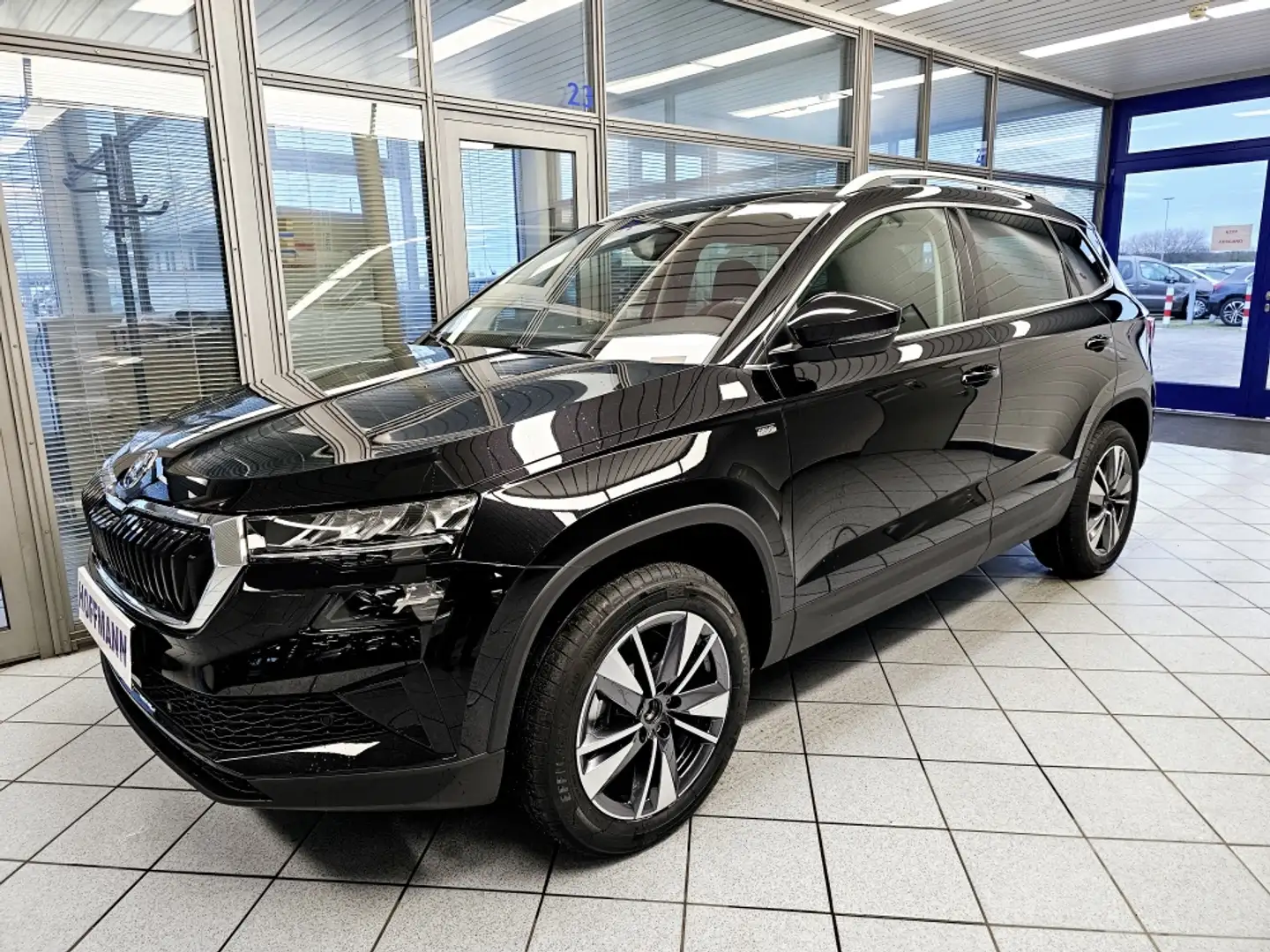Skoda Karoq Tour AHK,Climatr,SHZ,Kamera,beh. Frontsch. Negro - 2