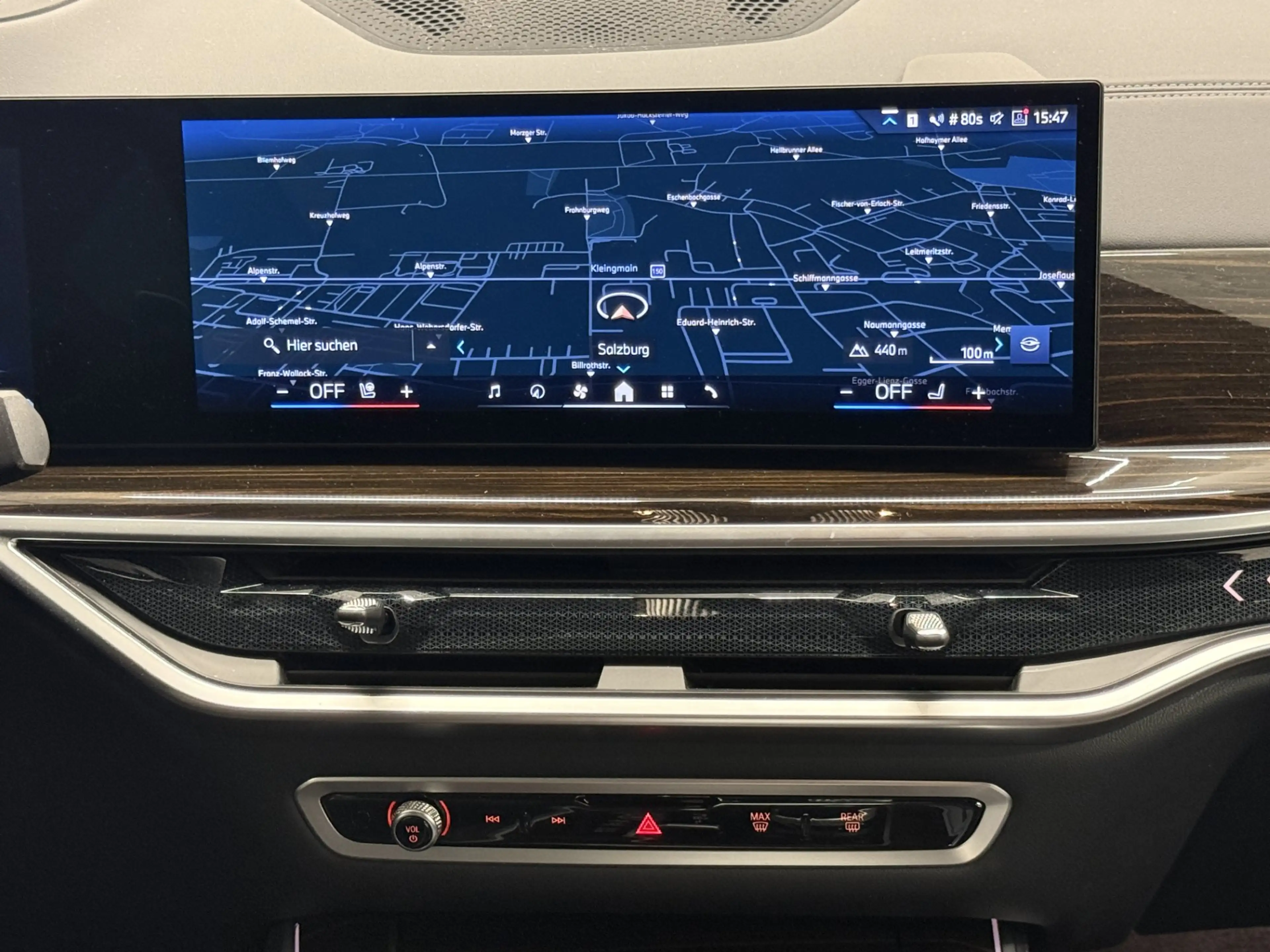 BMW X5 xDrive50e — photo 8