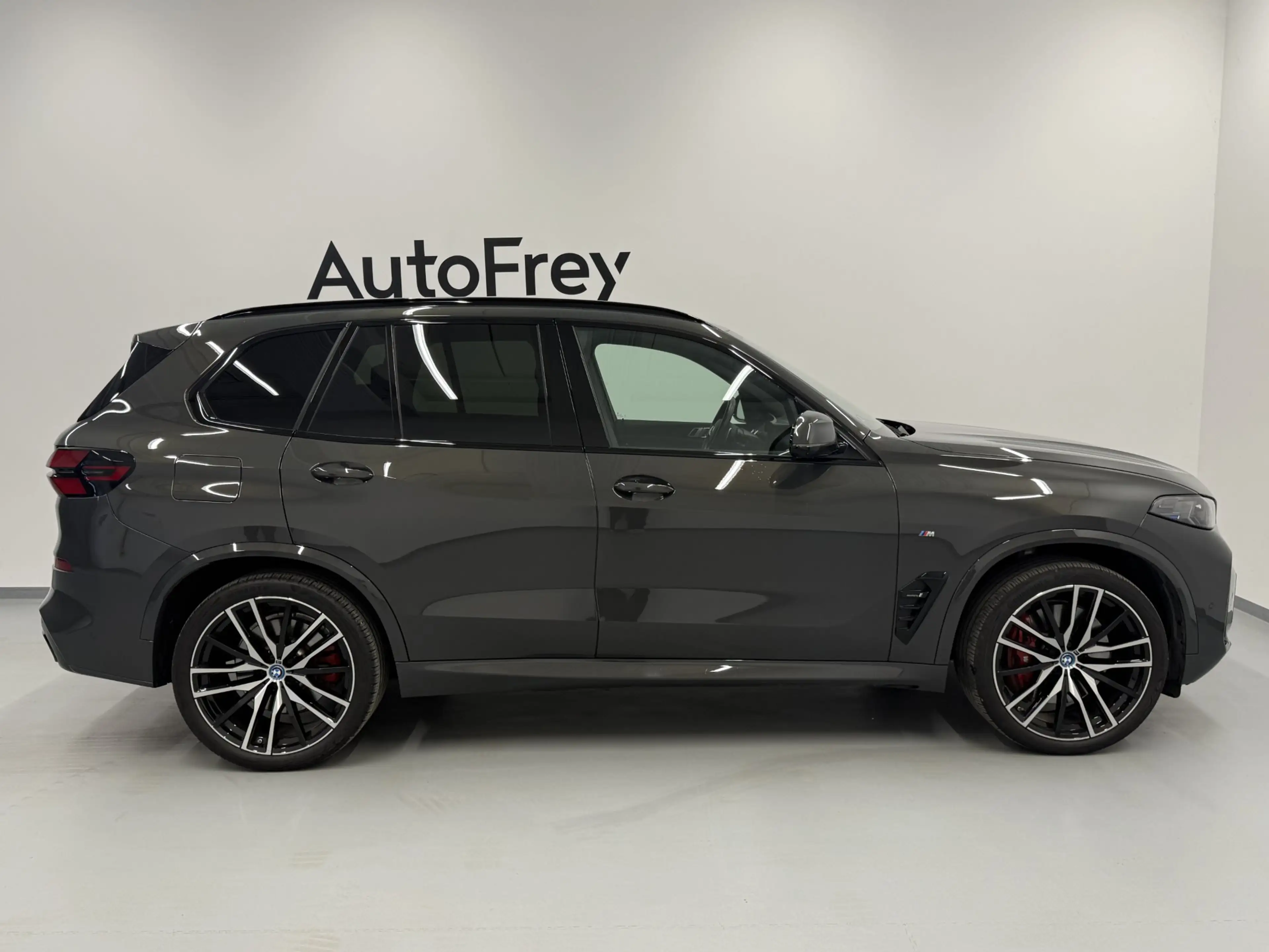 BMW X5 xDrive50e — photo 3