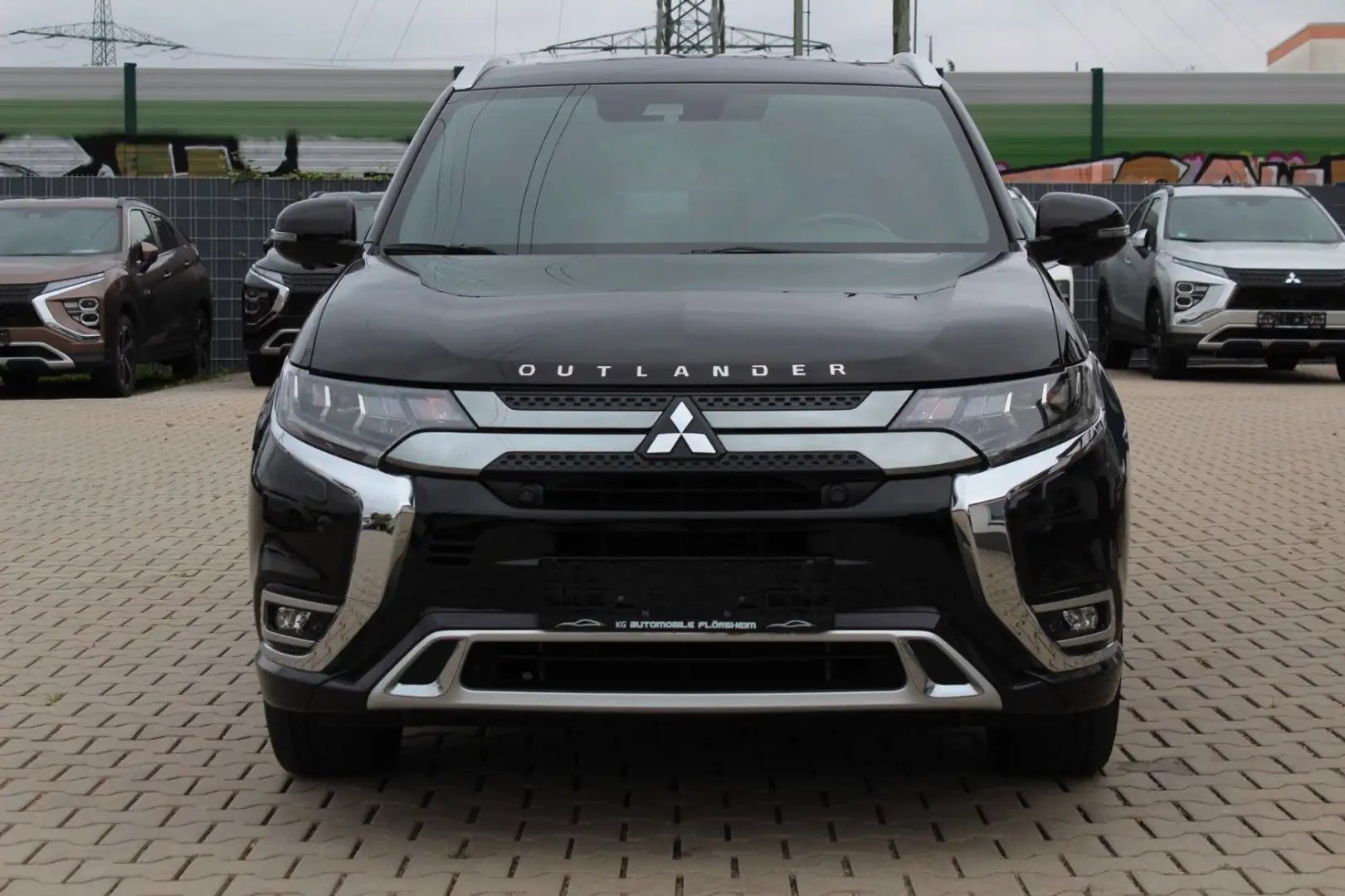 Mitsubishi Outlander PHEV 2.4 Top 4WD S.Dach LED Leder Noir - 2
