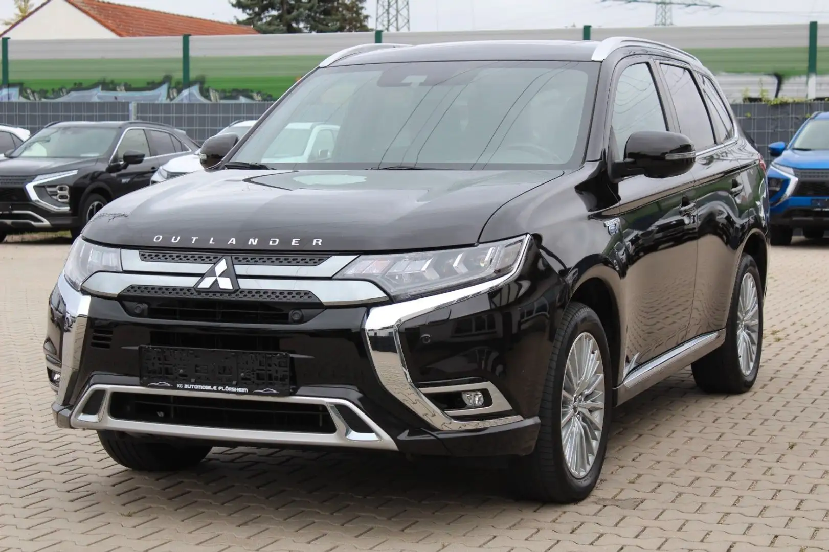 Mitsubishi Outlander PHEV 2.4 Top 4WD S.Dach LED Leder Noir - 1