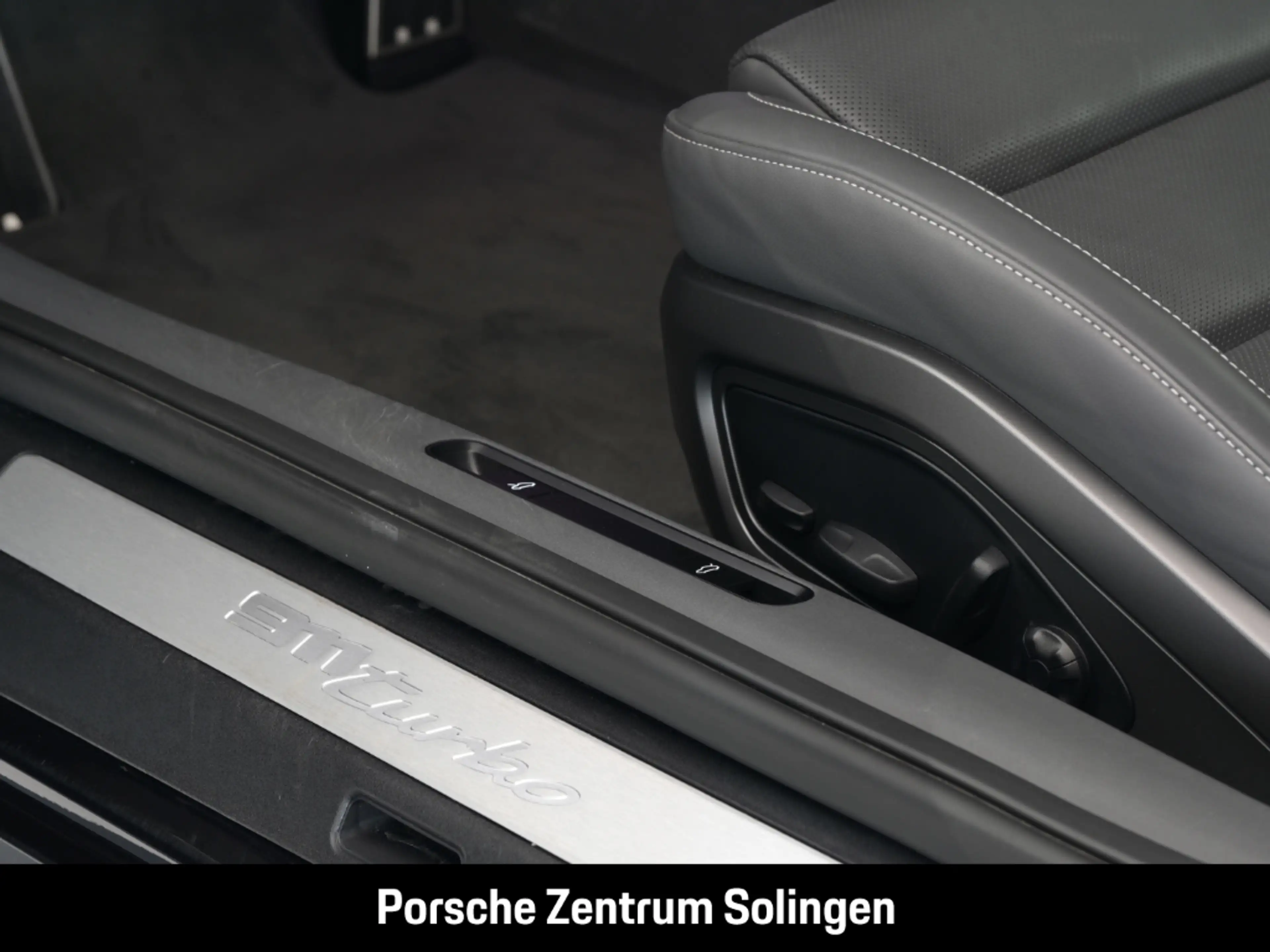 Porsche 911 Turbo Schiebedach Sportabgas Chrono Bose 21'' Turb — photo 10