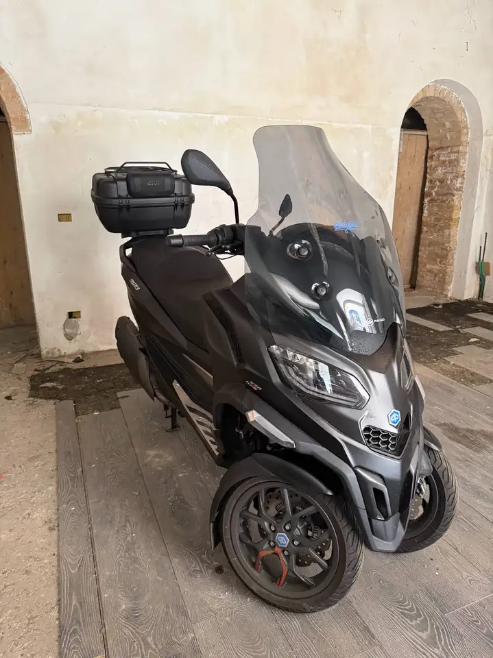 Piaggio MP3 530