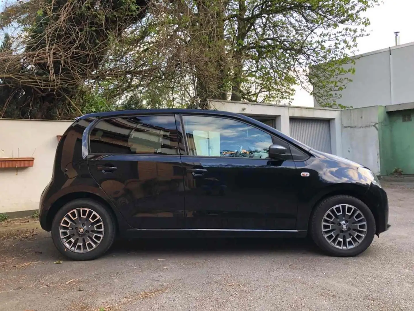 SEAT Mii 1.0 Chic Noir - 2