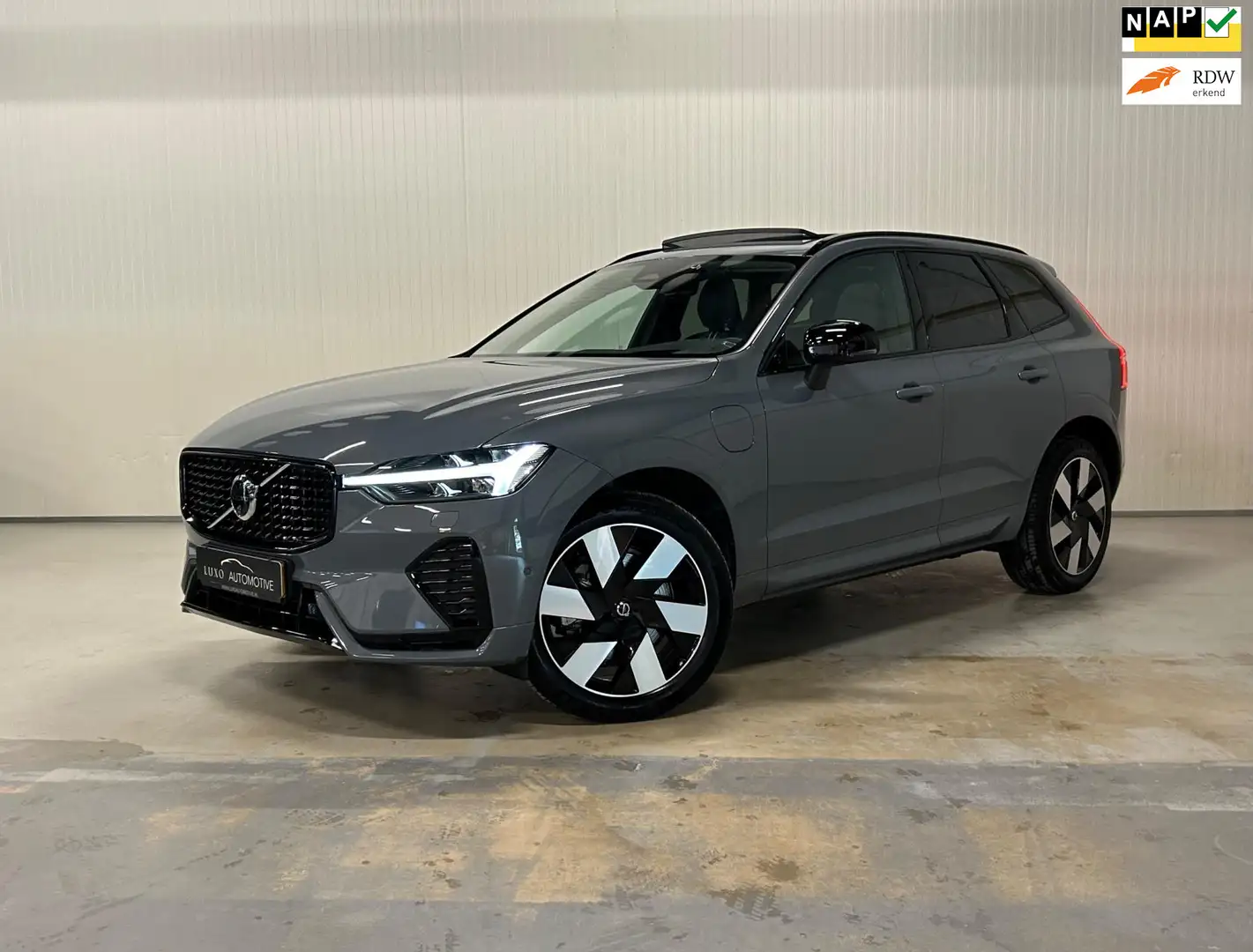 Volvo XC60 2.0 T8 Plug-in hybrid AWD Ultimate Bright | PANO | Gris - 1