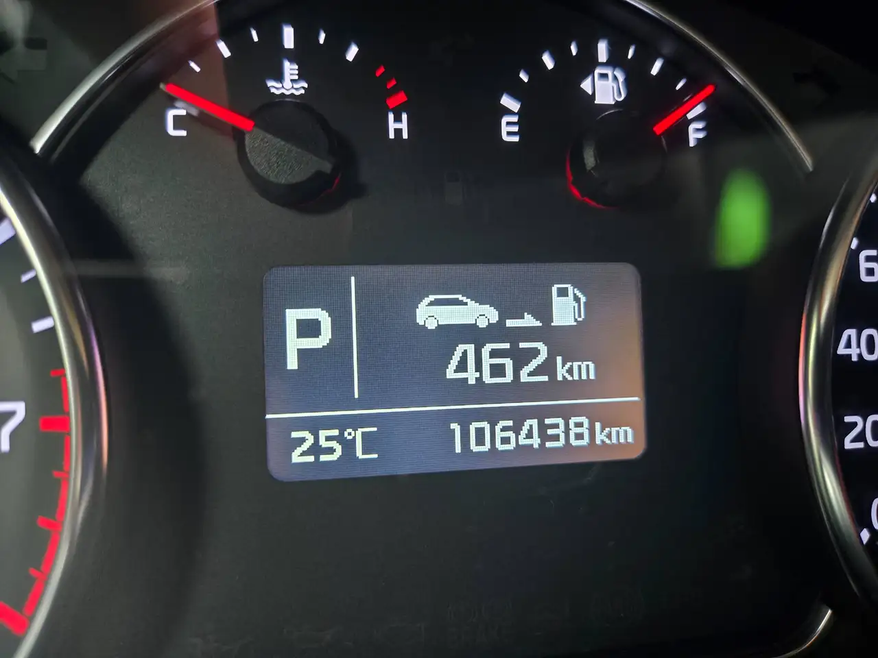 Kia Rondo снимка Kia Rondo