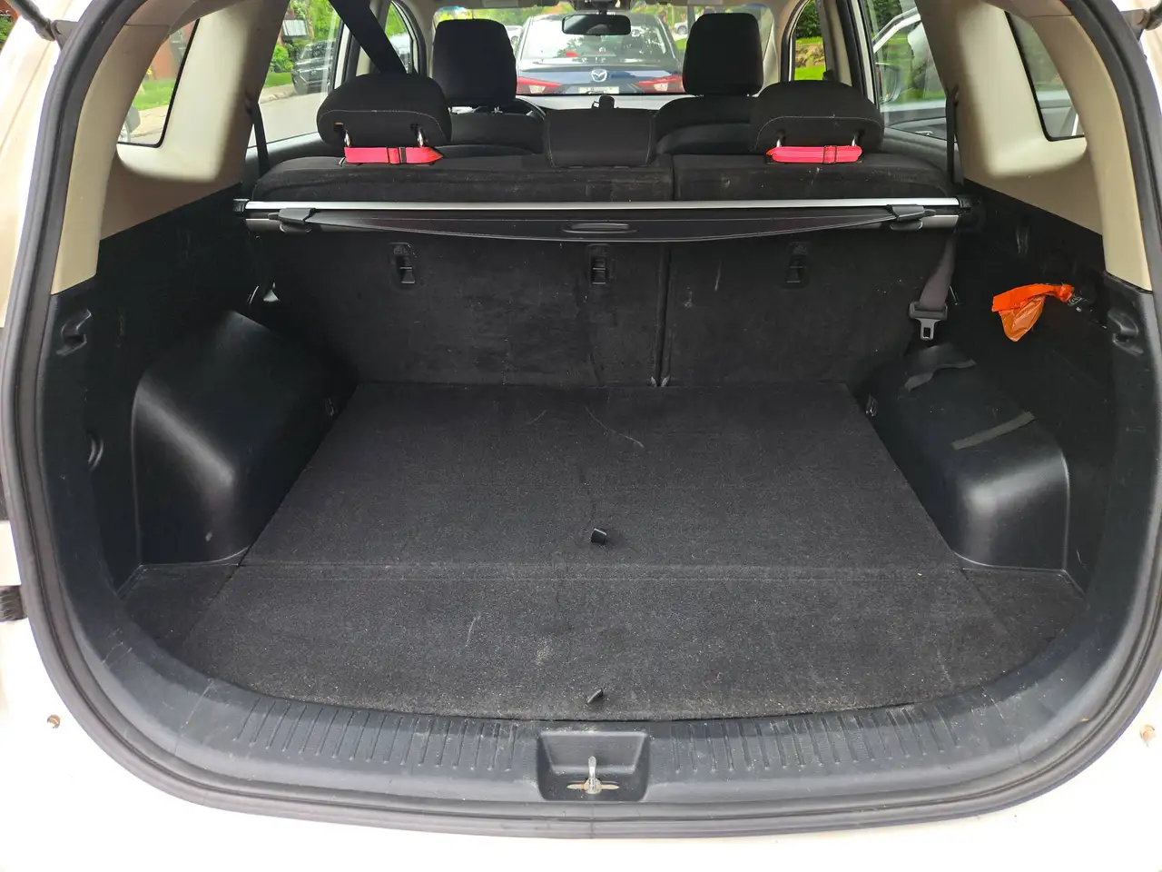 Kia Rondo снимка Kia Rondo