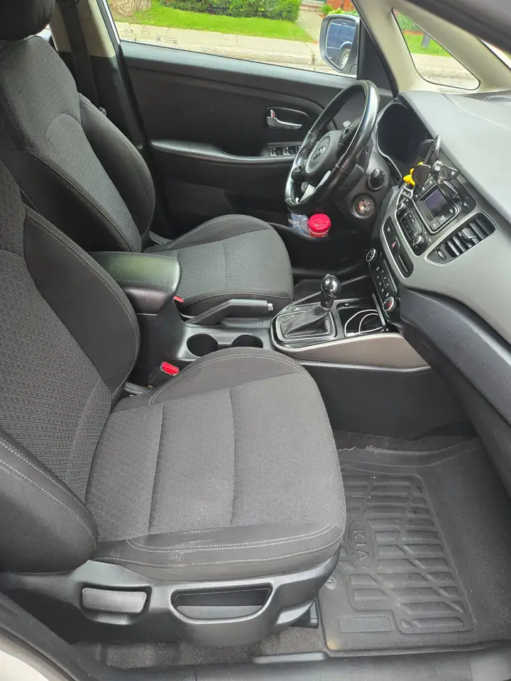 Kia Rondo снимка Kia Rondo