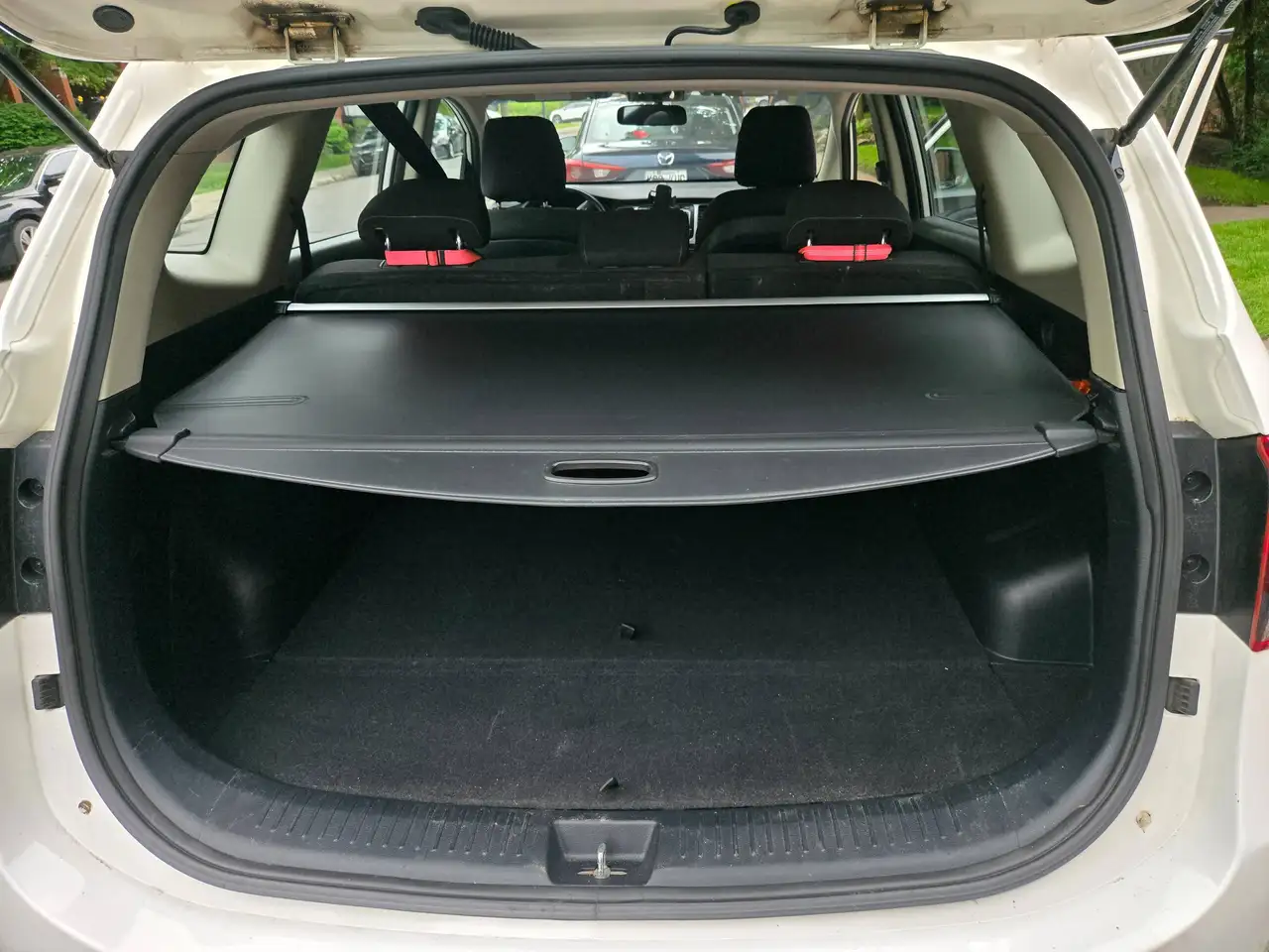 Kia Rondo снимка Kia Rondo