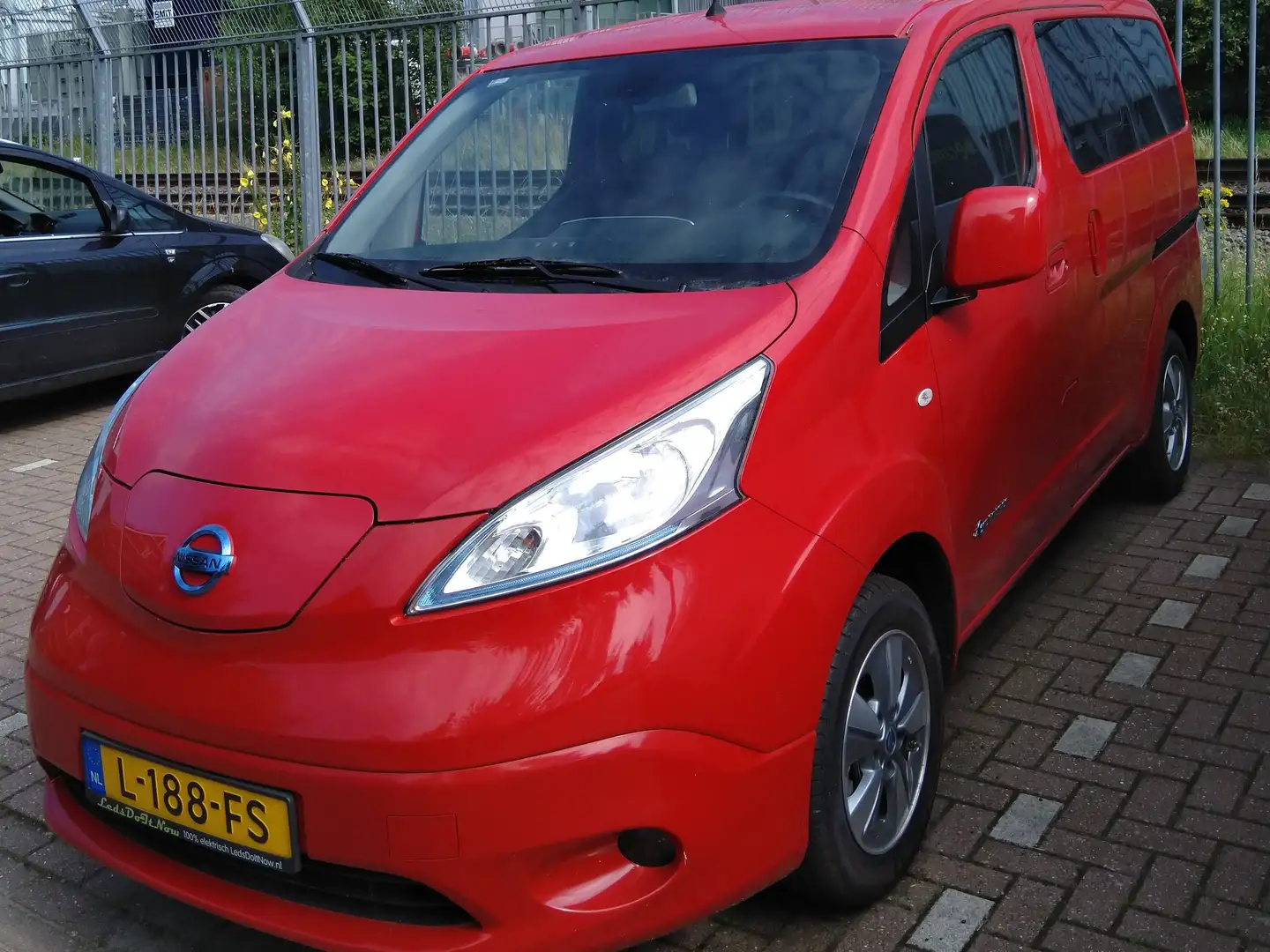 Nissan E-NV200 NV200 Connect Edition Red - 2