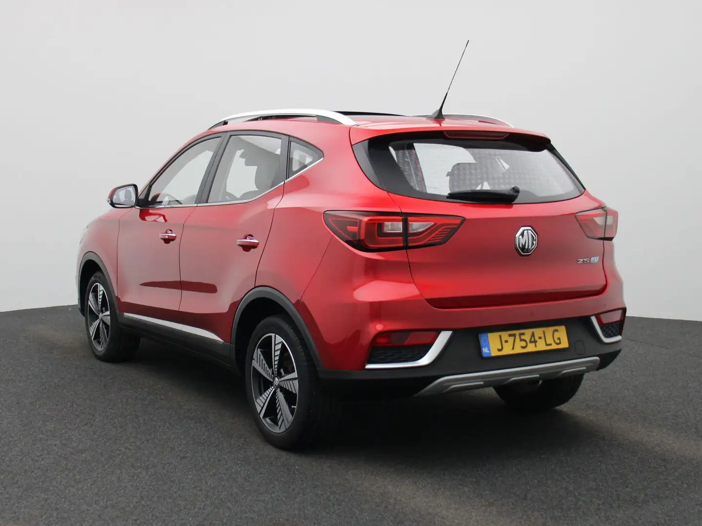 MG ZS MG EV Luxury 45 kWh Aut. | Leder | Panoramadak | C Rood - 2