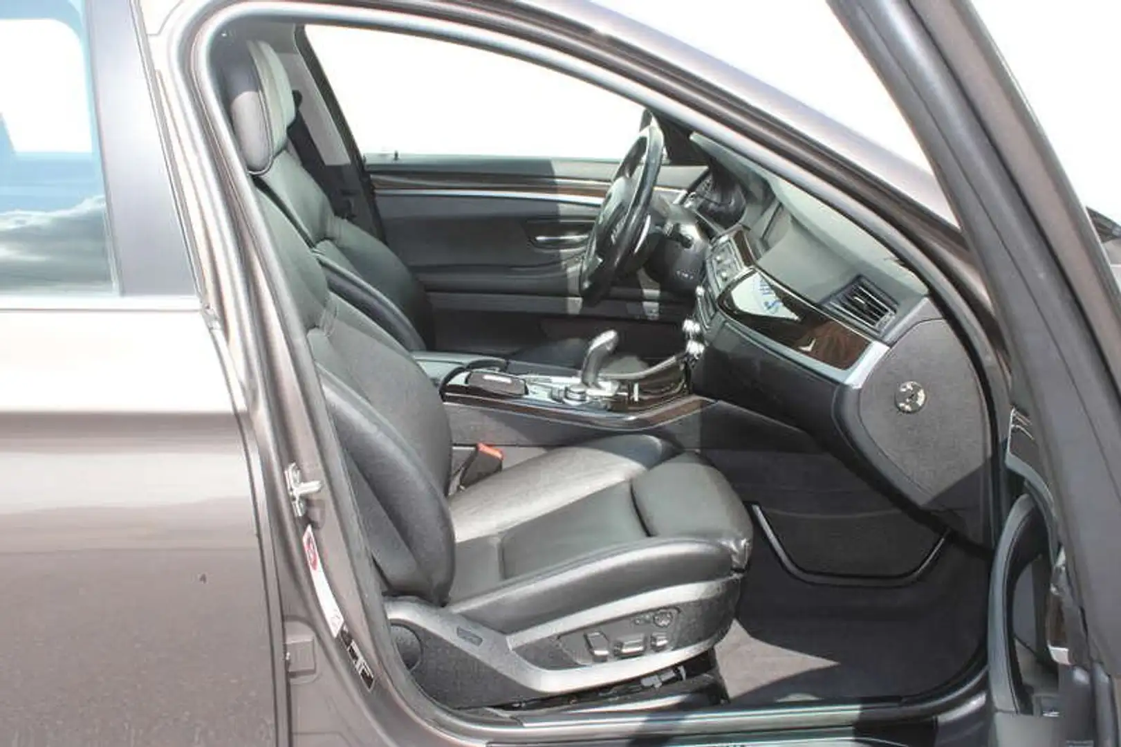 BMW 528 528i Touring Sport-Aut. - 2