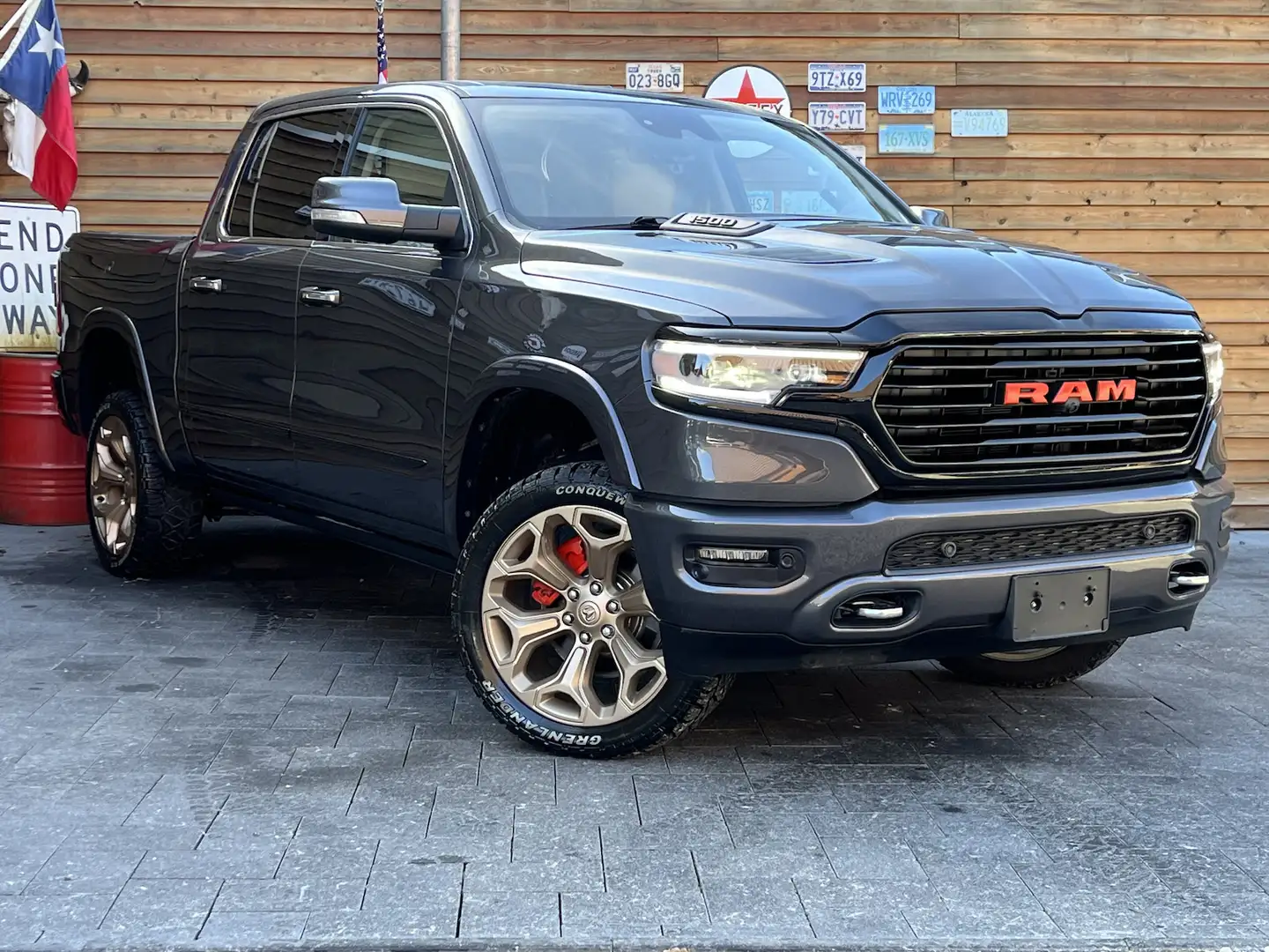 Dodge RAM 1500 5,7 Limited 10th 4x4 LPG HUD PANO 360° Grau - 2