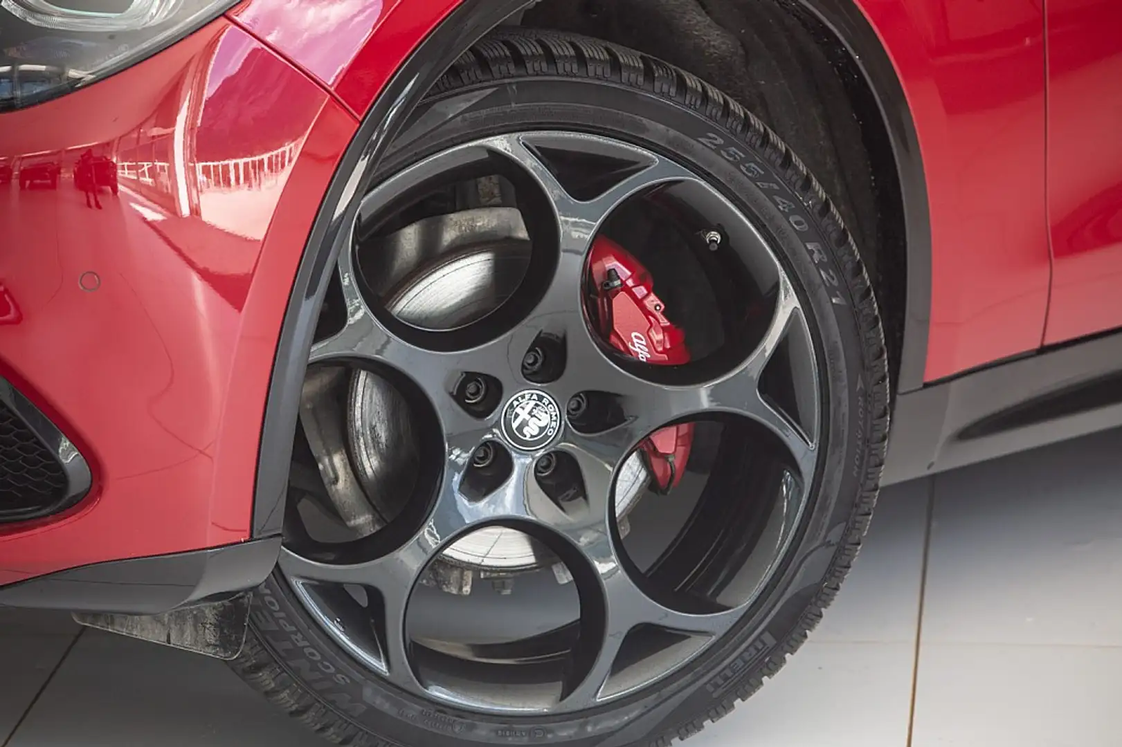 Alfa Romeo Stelvio Veloce 2,0 16V 280 AT8 Q4 Rot - 2