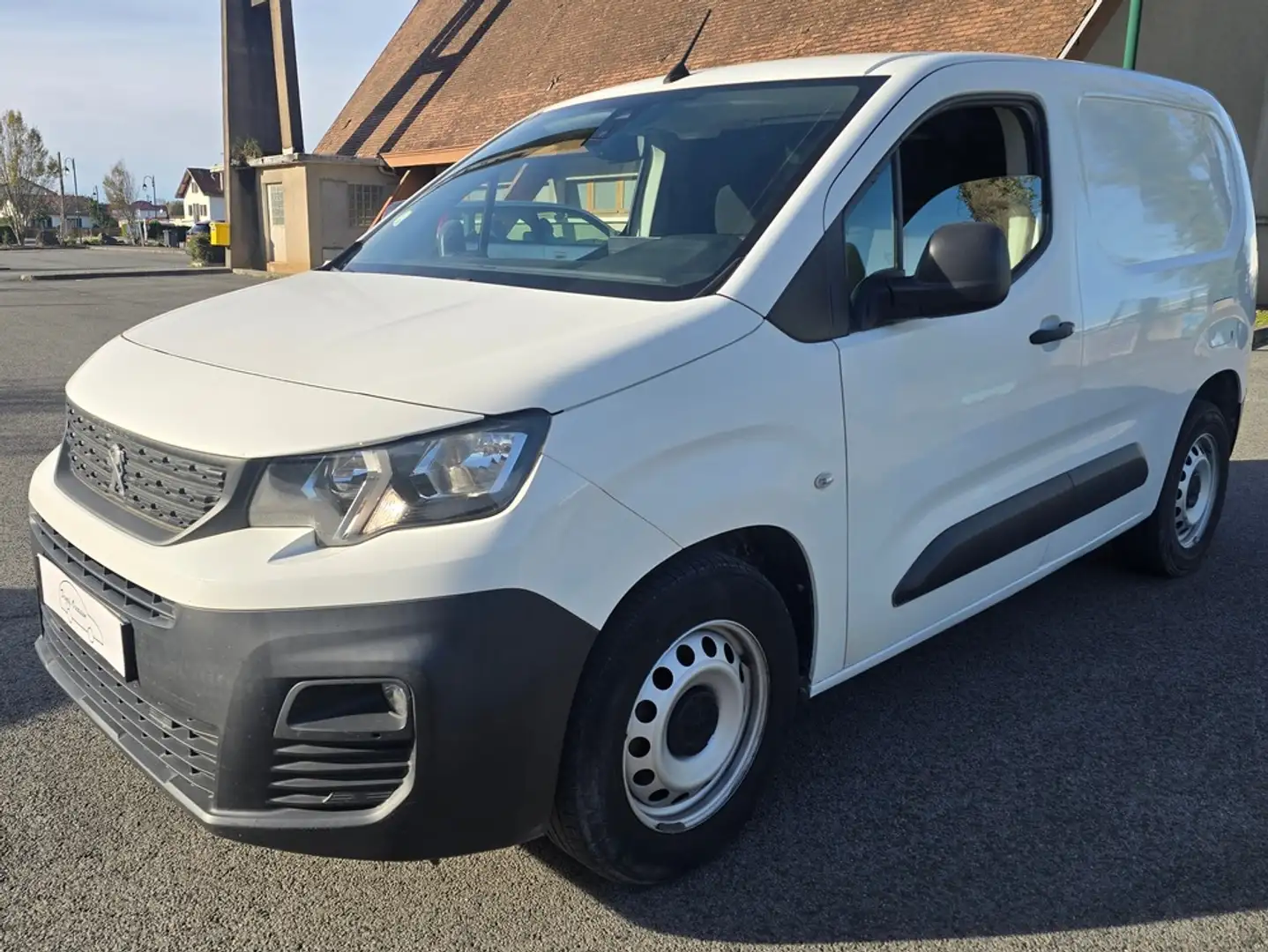 Peugeot Partner 1.5 hdi 100 Motricité renforcé 8325 HT Blanc - 1
