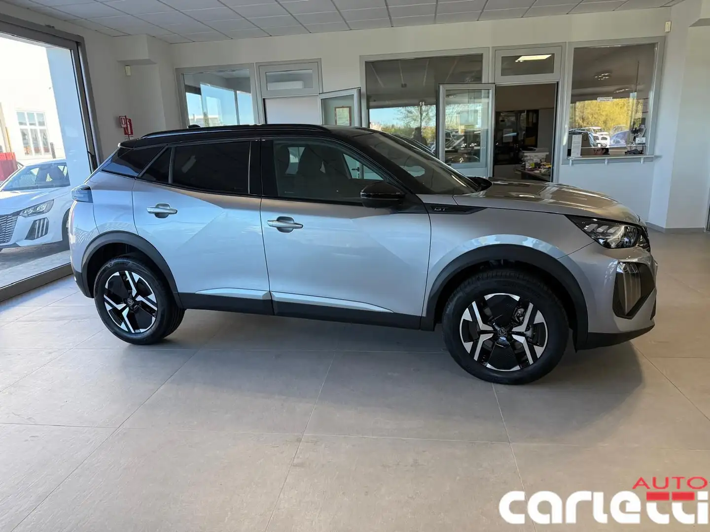 Peugeot 2008 2008 Hybrid 145 e-DCS6 GT Grigio - 2