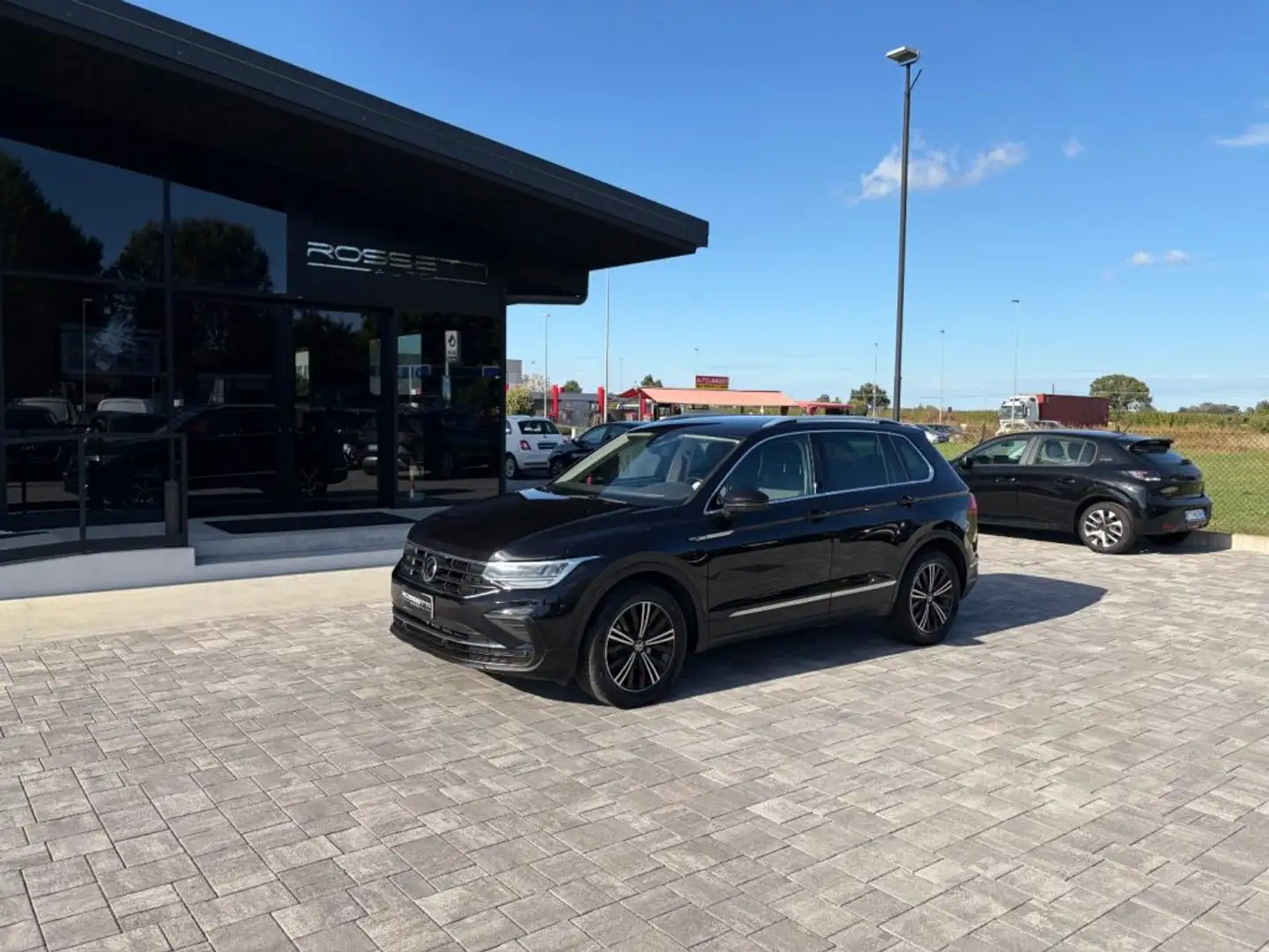 Volkswagen Tiguan 2.0 TDI SCR Life ANCHE PER NEOPATENTATI Noir - 2