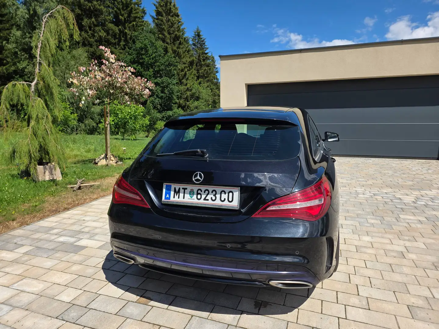 Mercedes-Benz CLA 180 CLA 180 d Shooting Brake AMG-Line Aut. Schwarz - 1