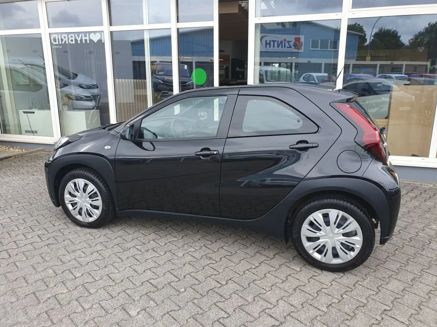 Toyota Aygo X Business Edition Schwarz - 2