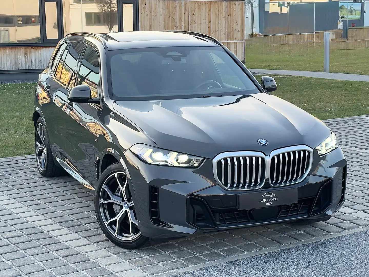 BMW X5 xDrive 50e *M-PAKET, PANO, H&K, CARBON, ASSIST* Grau - 1
