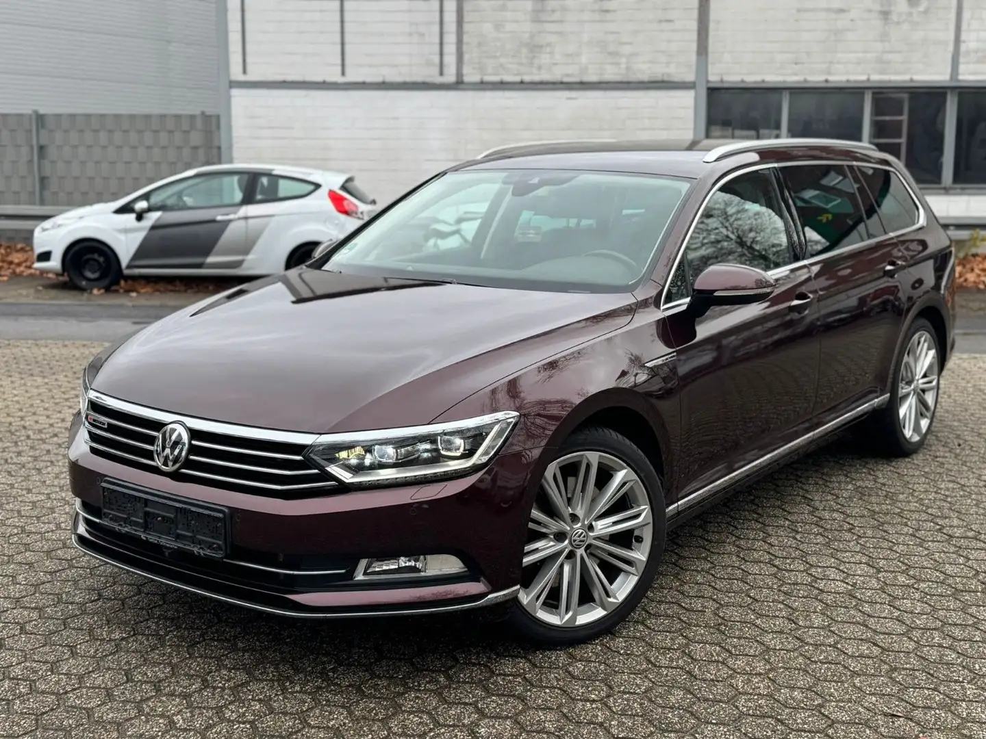 Volkswagen Passat Variant Highline 4Motion 239/AID/AHK Rosso - 1