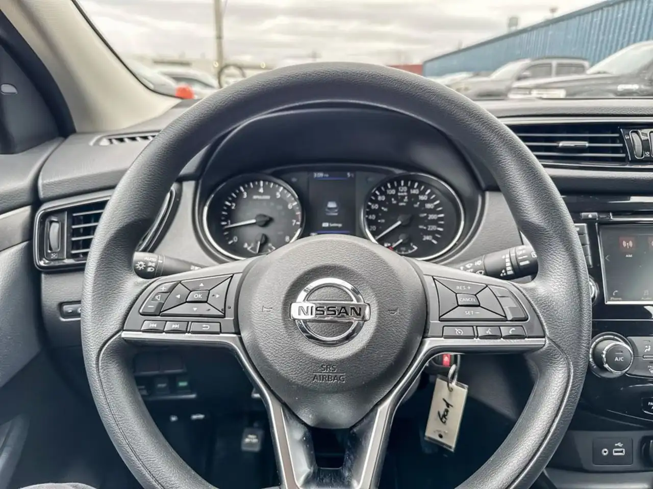 Nissan Qashqai снимка Nissan Qashqai