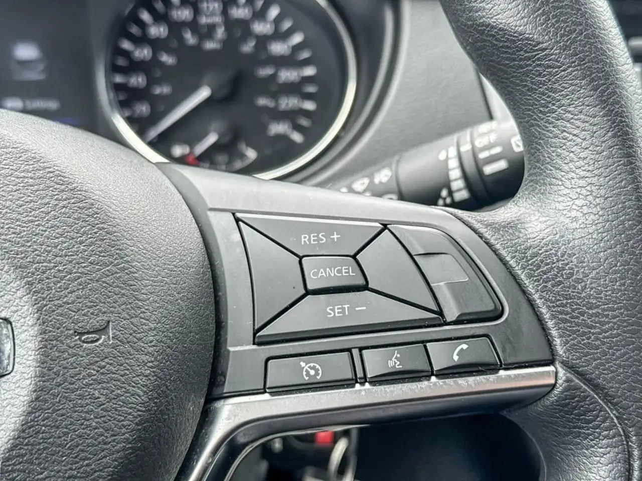 Nissan Qashqai снимка Nissan Qashqai