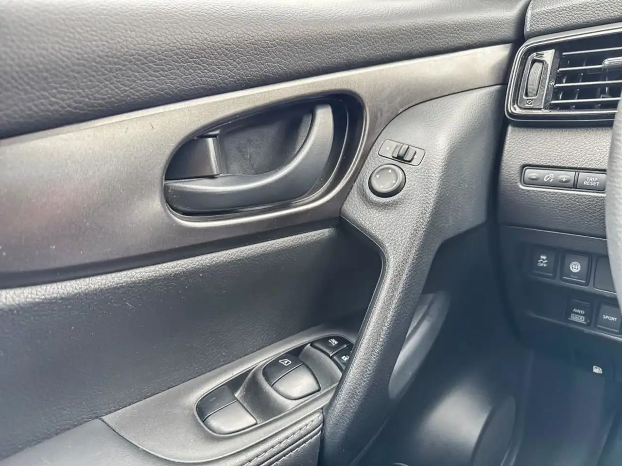 Nissan Qashqai снимка Nissan Qashqai