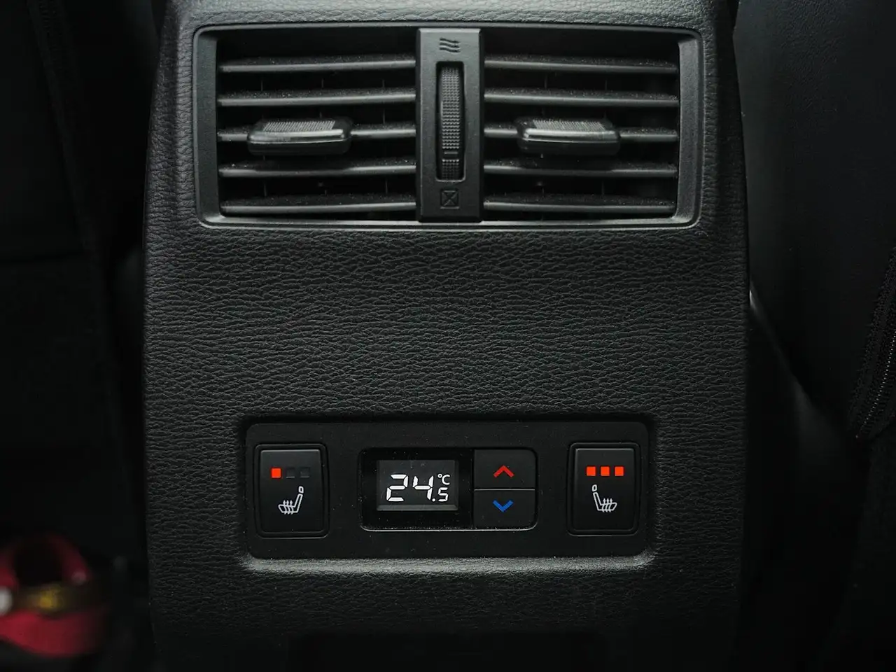 Mitsubishi Outlander снимка Mitsubishi Outlander