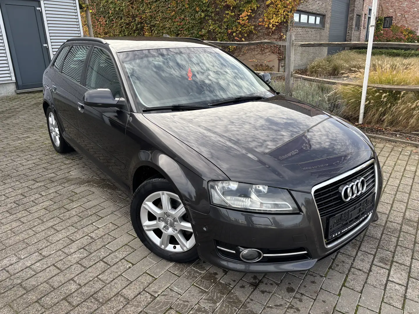 Audi A3 1.4 TFSI Sportback Attraction Schwarz - 1