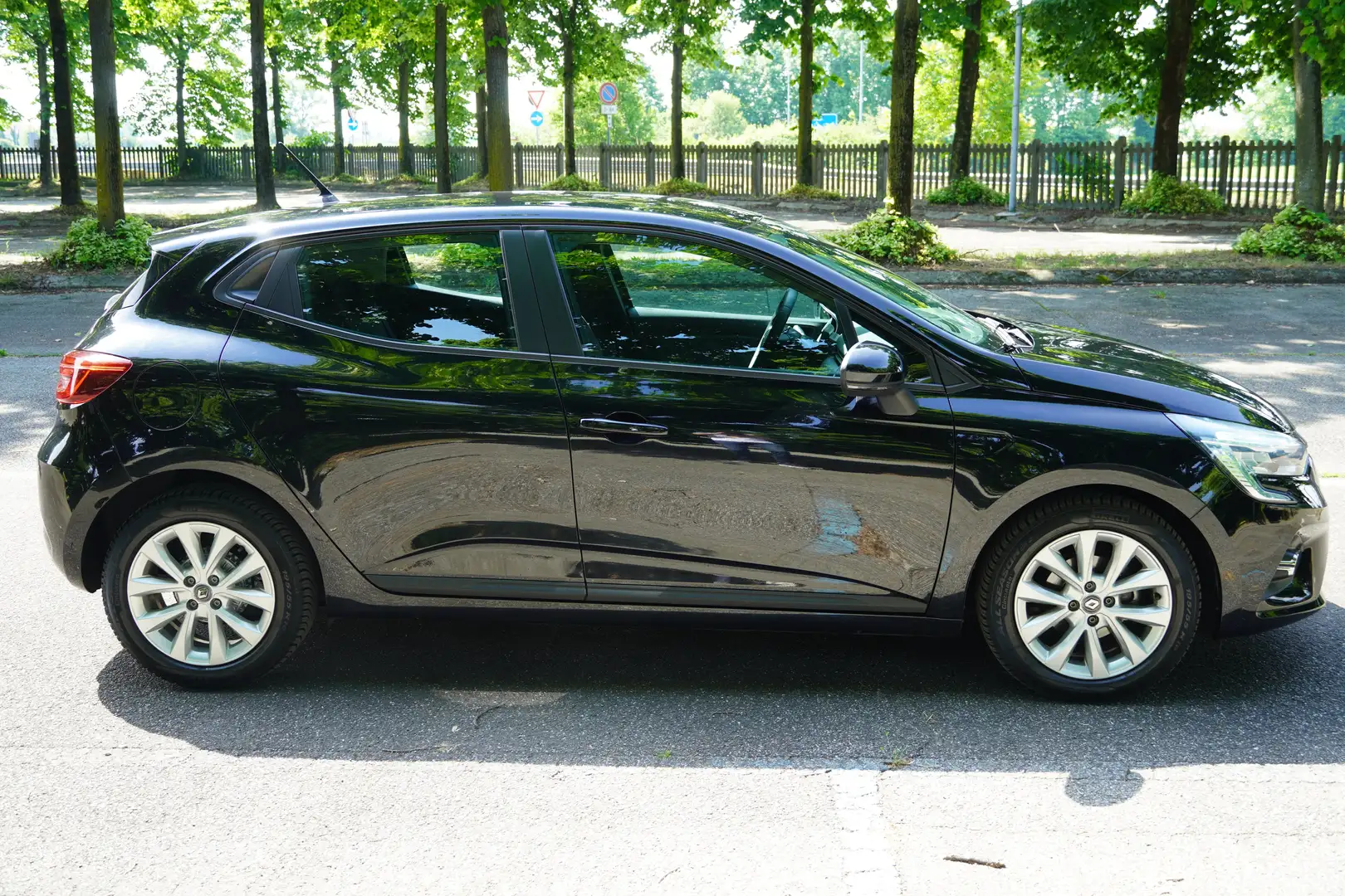 Renault Clio Clio V 2019 1.0 tce Life 100cv Nero - 2