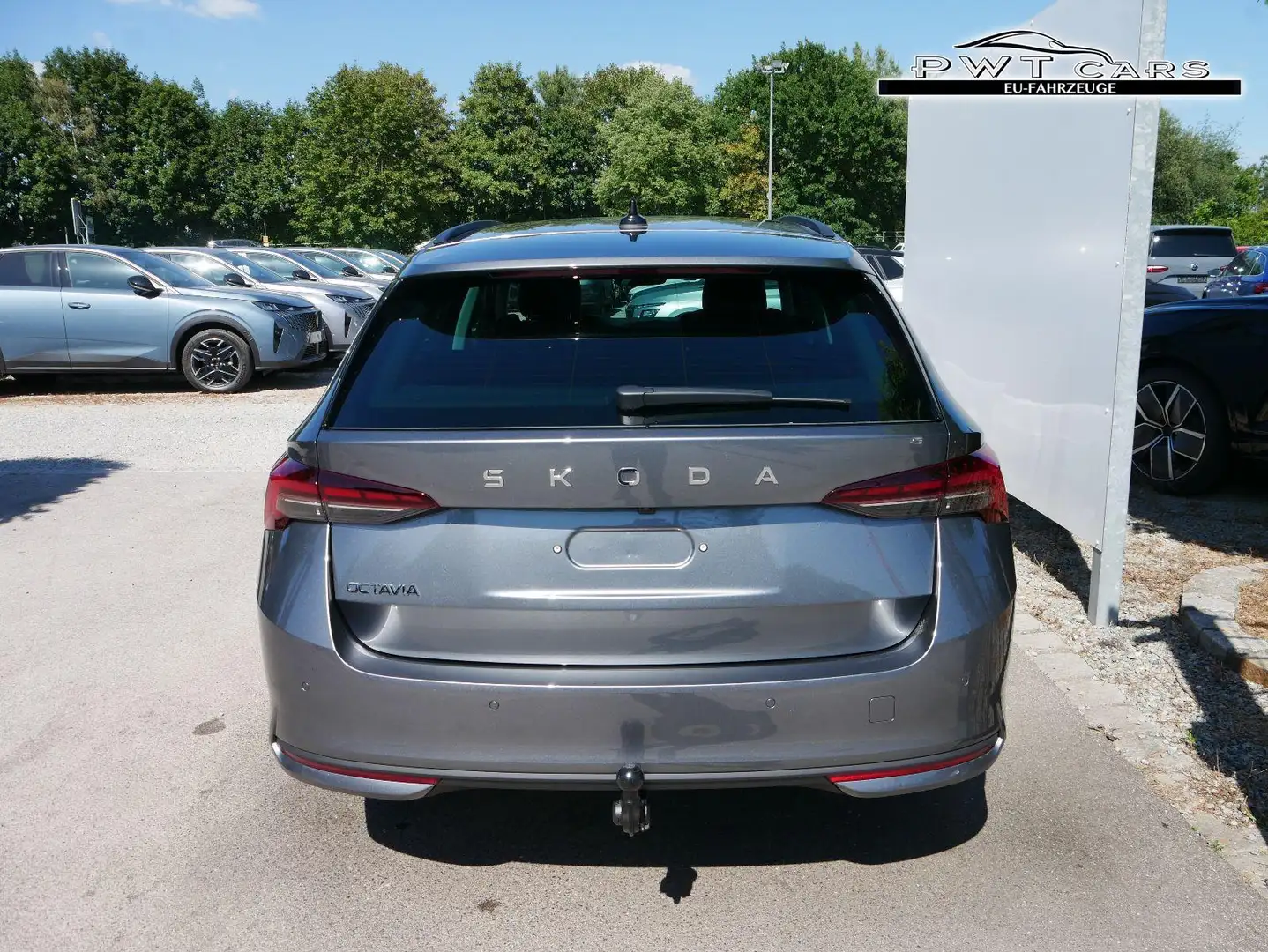 Skoda Octavia Combi Selection 2.0 TDI DSG*AHK-SCHWENKBAR*ACC*... Grau - 2