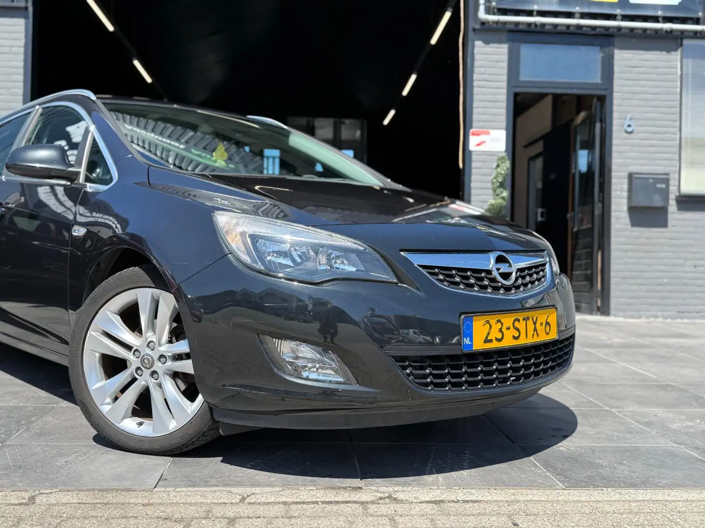 Opel Astra Sports Tourer 1.4 Turbo Sport|Airco|Trekhaak|NAP Zwart - 2