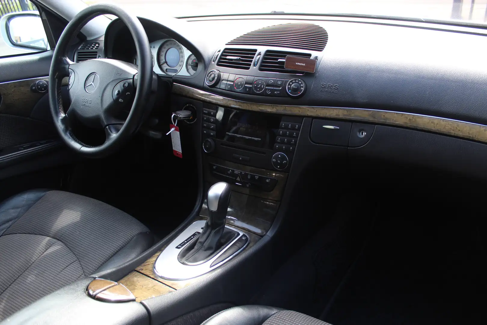 Mercedes-Benz E 240 Avantgarde *Meeneemprijs*APK t/m 23-01-2026/Automa Grijs - 2