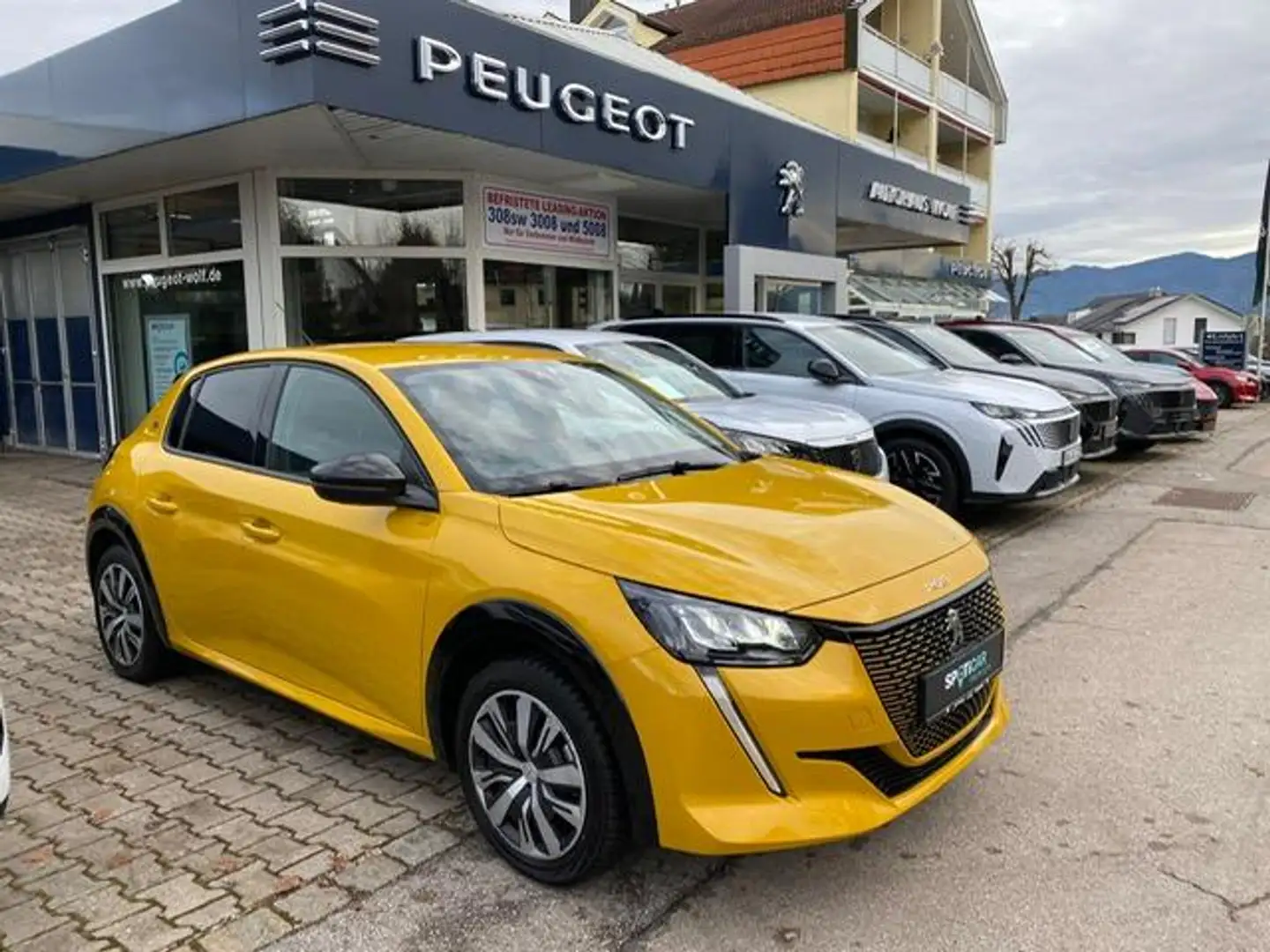 Peugeot 208 e- Allure Elektromotor 136 Jaune - 1